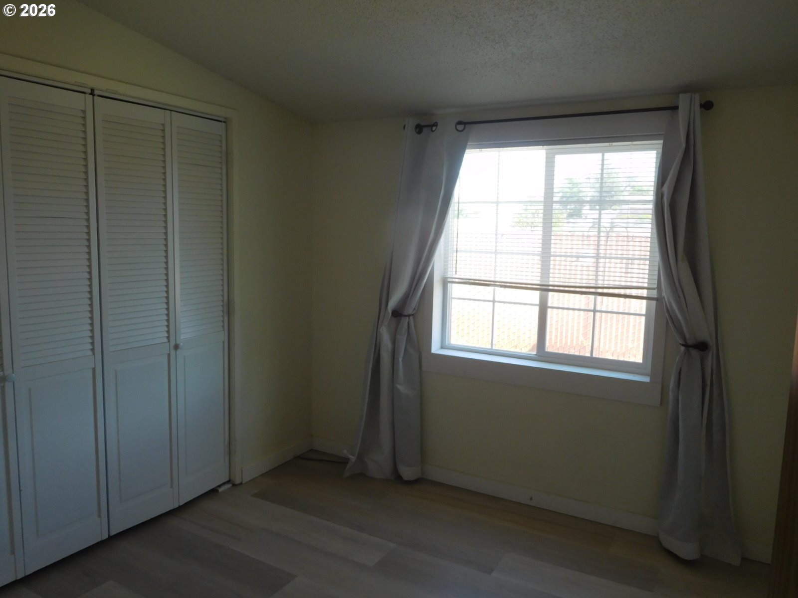 910 Cowl St 14 Property Photo 22