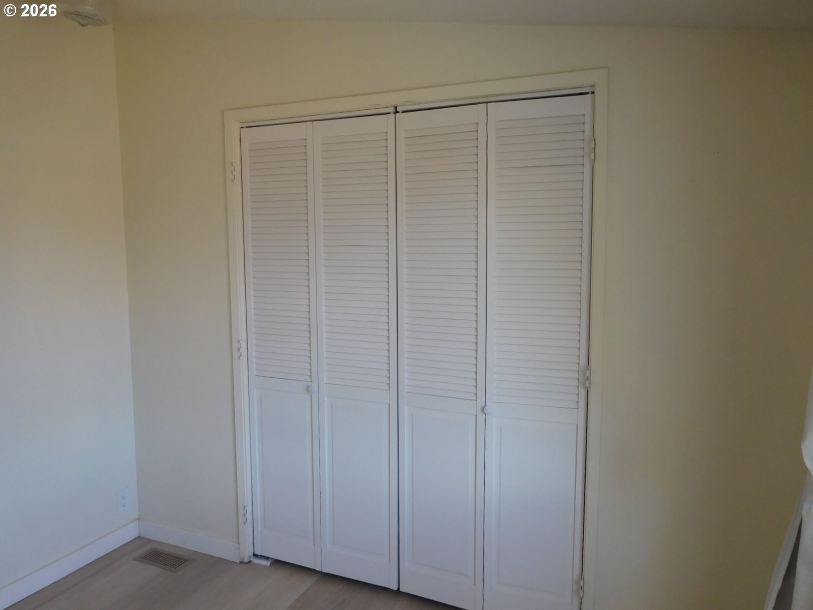 910 Cowl St 14 Property Photo 23
