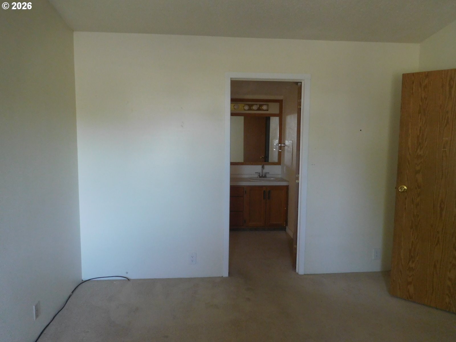 910 Cowl St 14 Property Photo 27