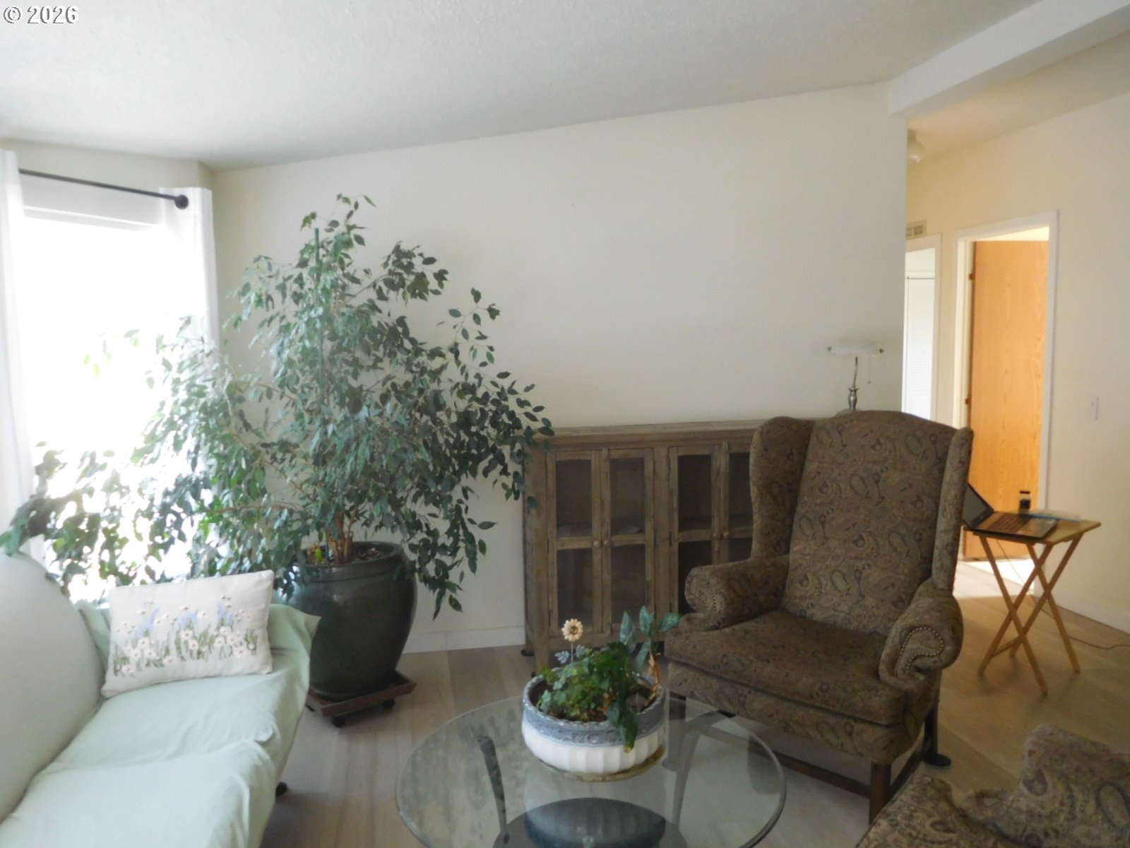 910 Cowl St 14 Property Photo 31