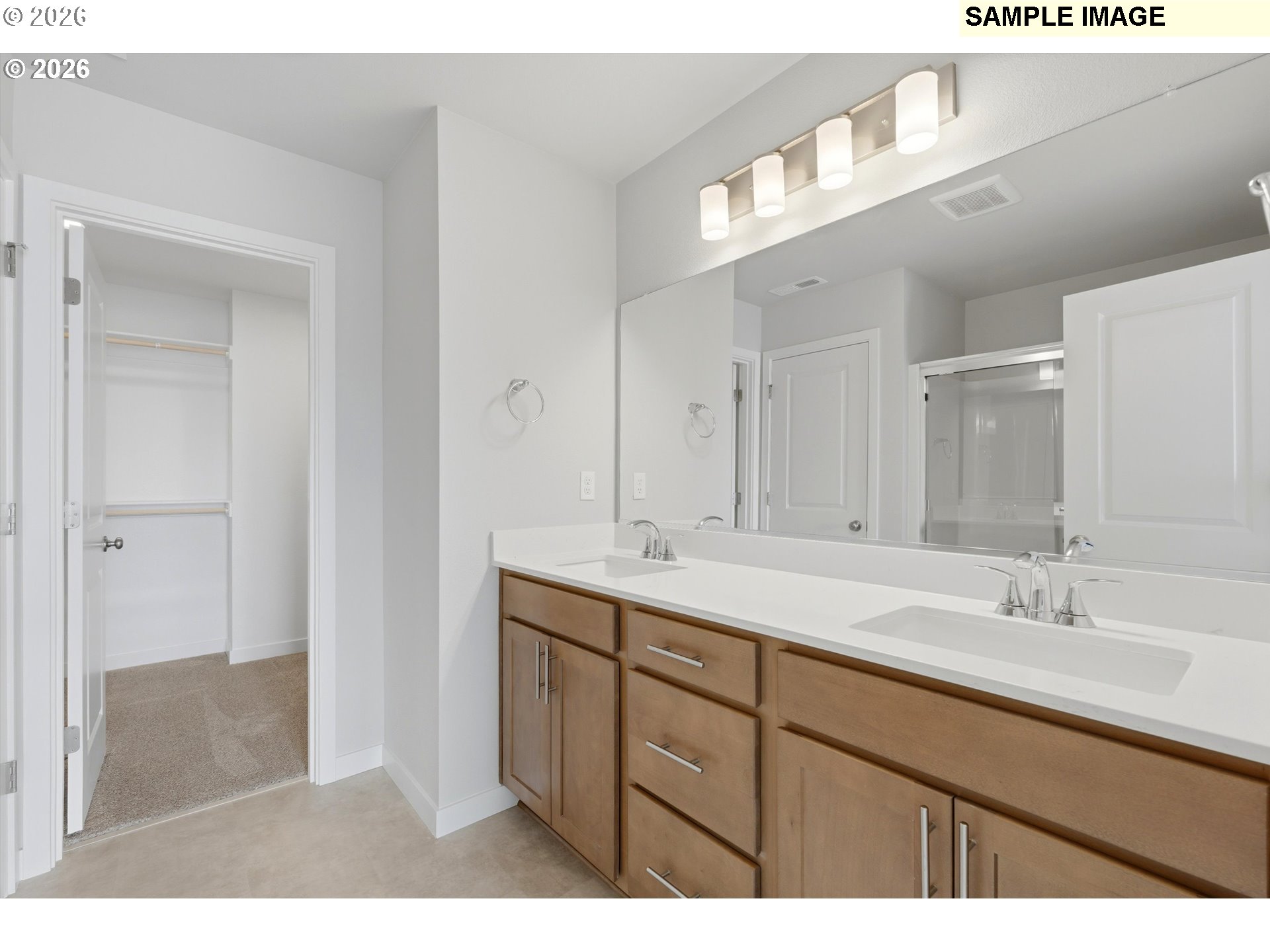 328 E Wilson St Property Photo 6