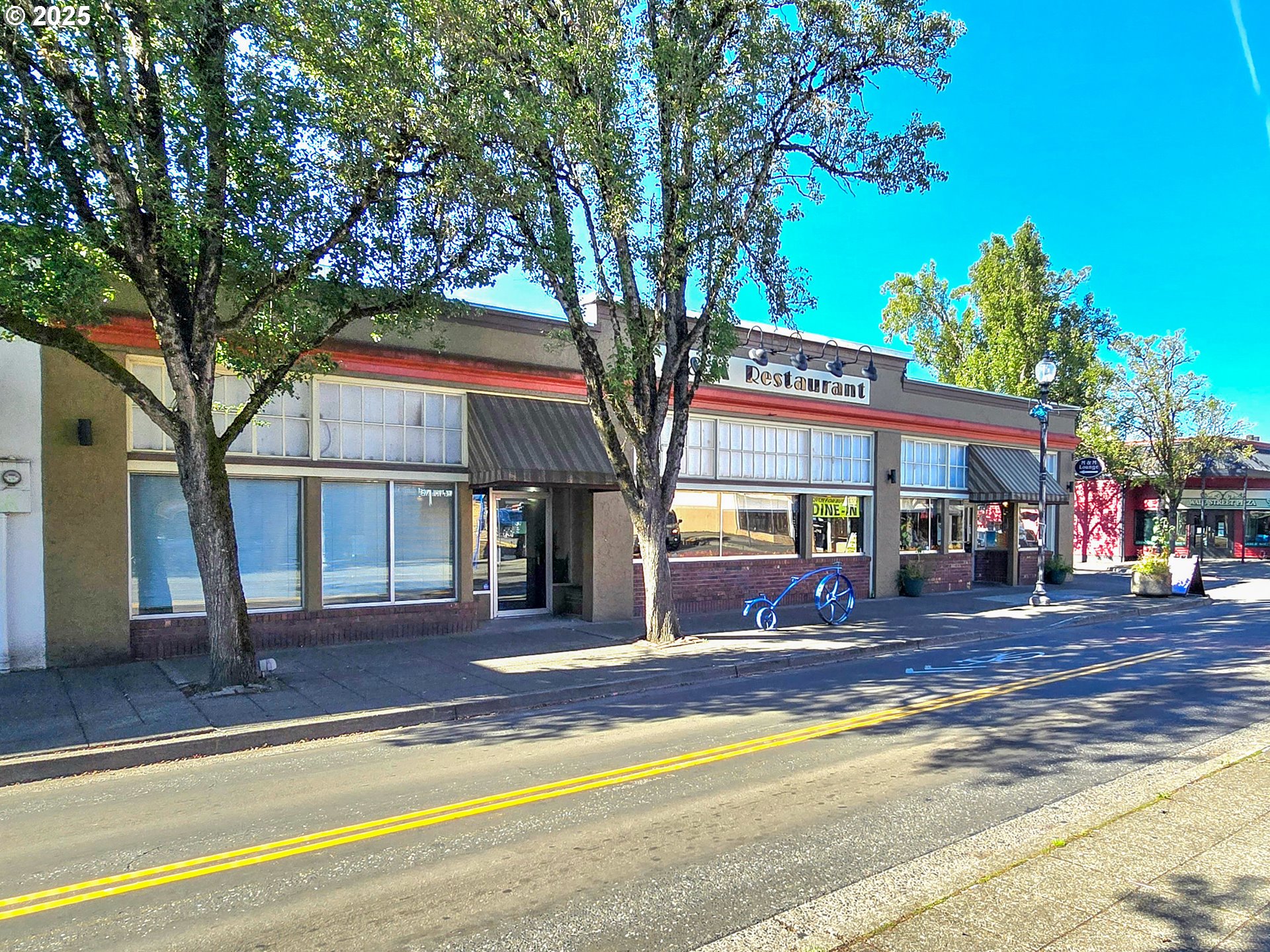 129 N Main Ave Property Photo 2