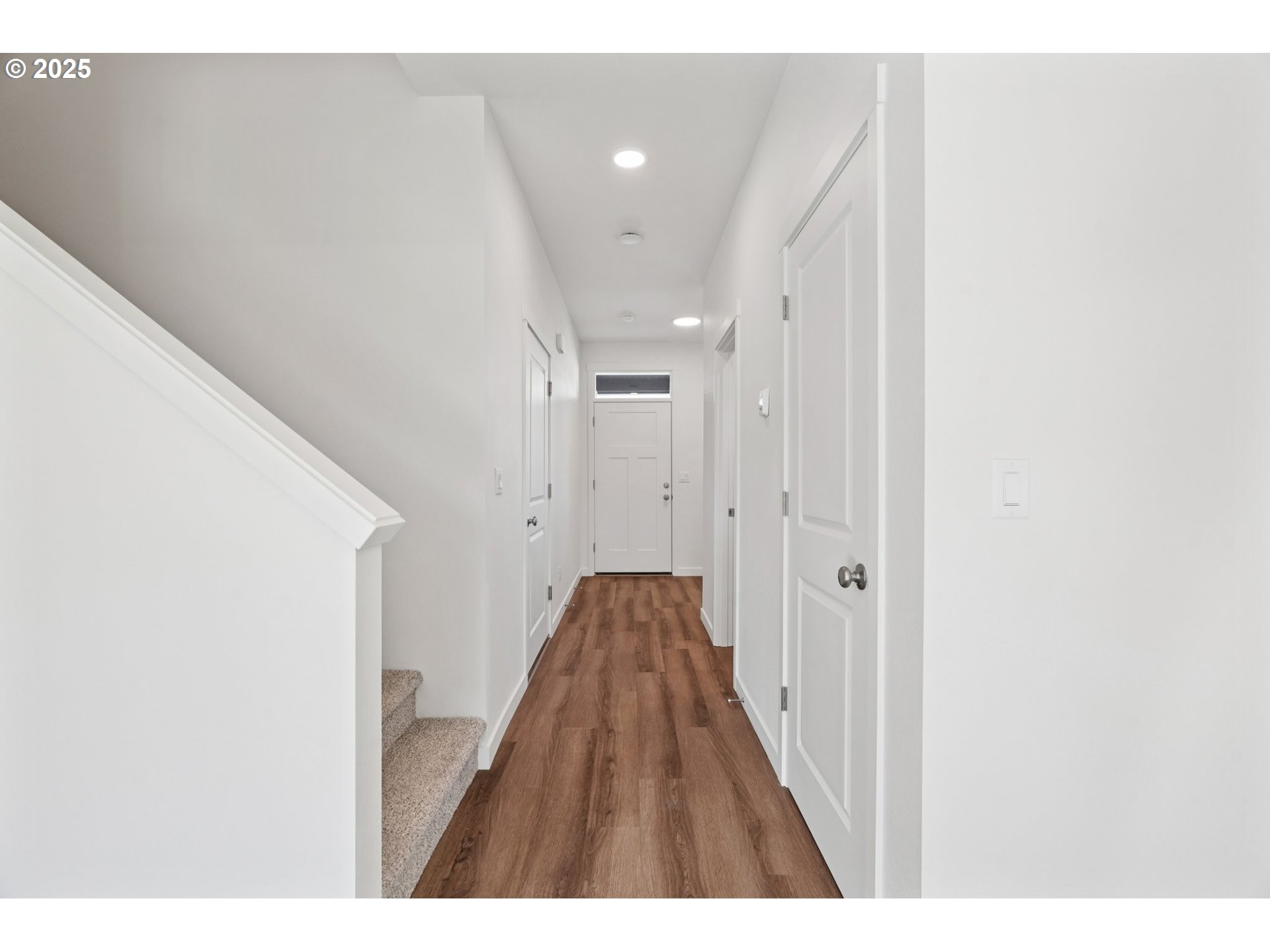 1735 Nw 18th Way Property Photo 3