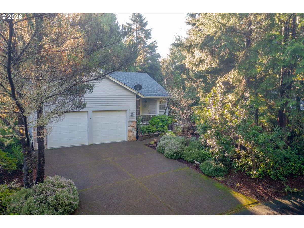 140 SW GULL STA Property Photo 1