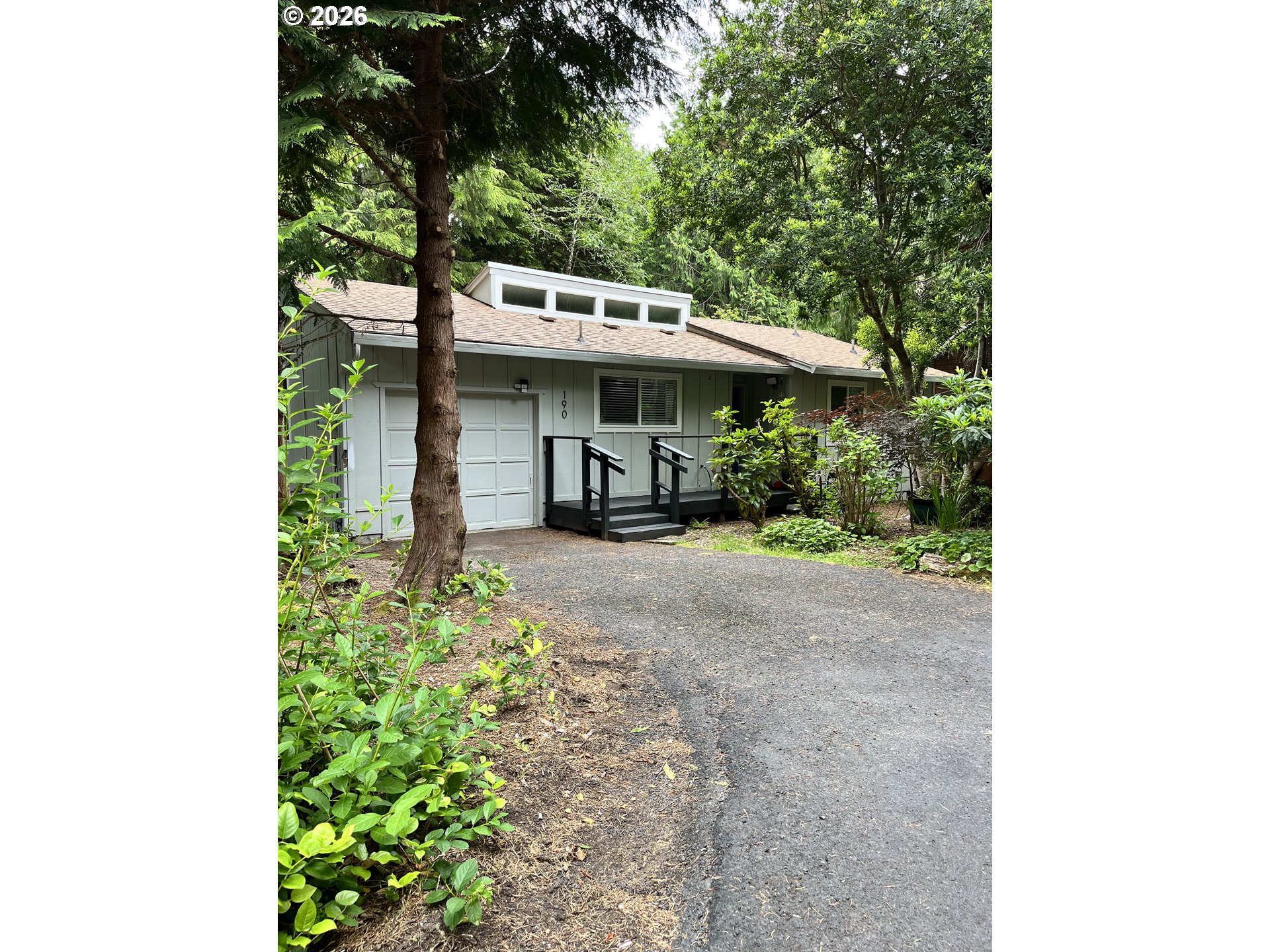 190 SW THE PINES DR Property Photo 1