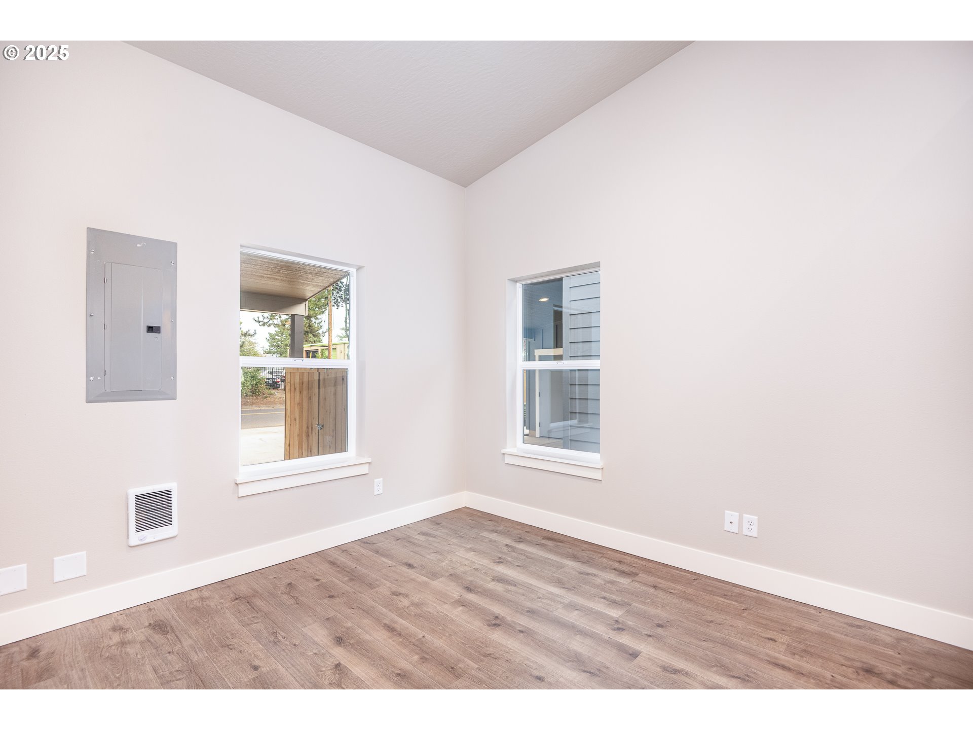 1384 Jacobs Dr Property Photo 10