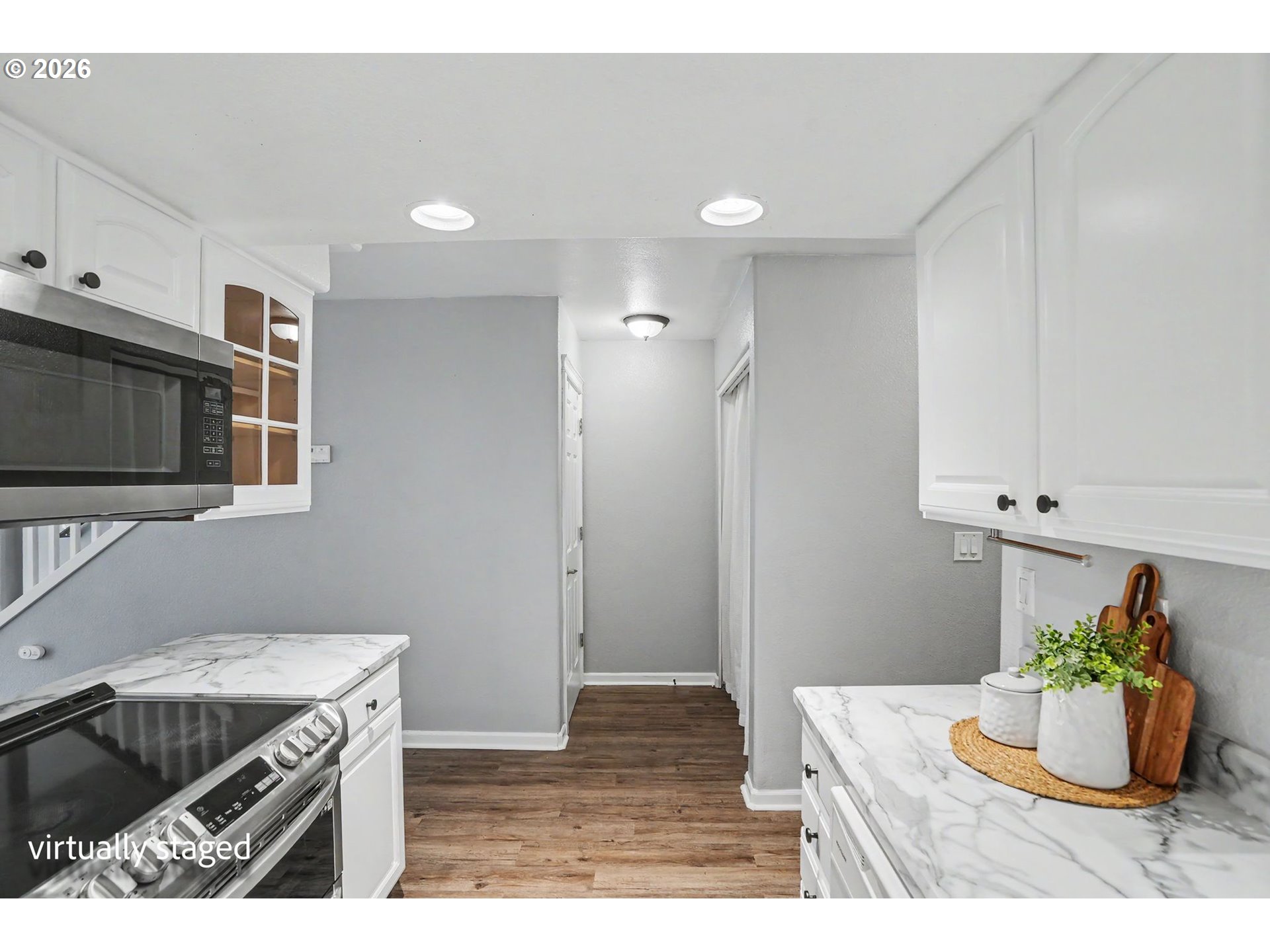 418 Walnut Way Property Photo 12