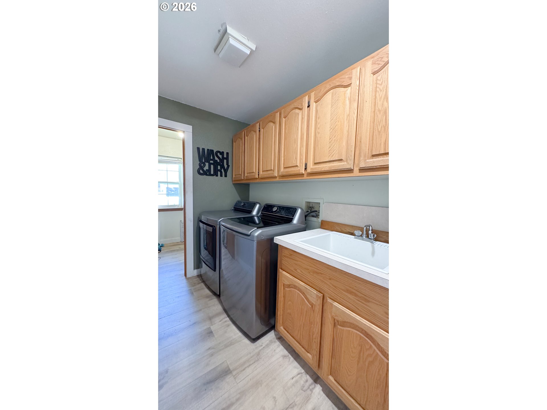 800 E St Property Photo 17