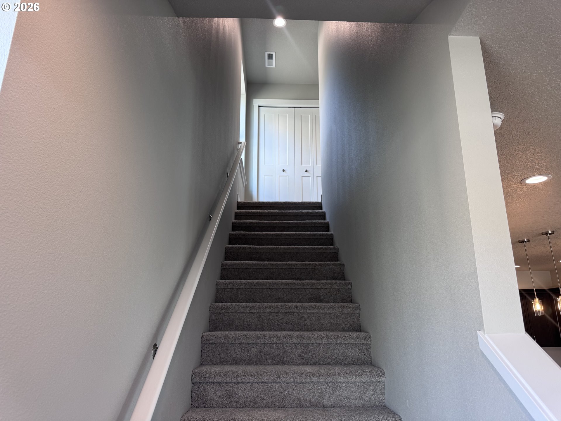 370 Se Shetterly Dr Property Photo 10