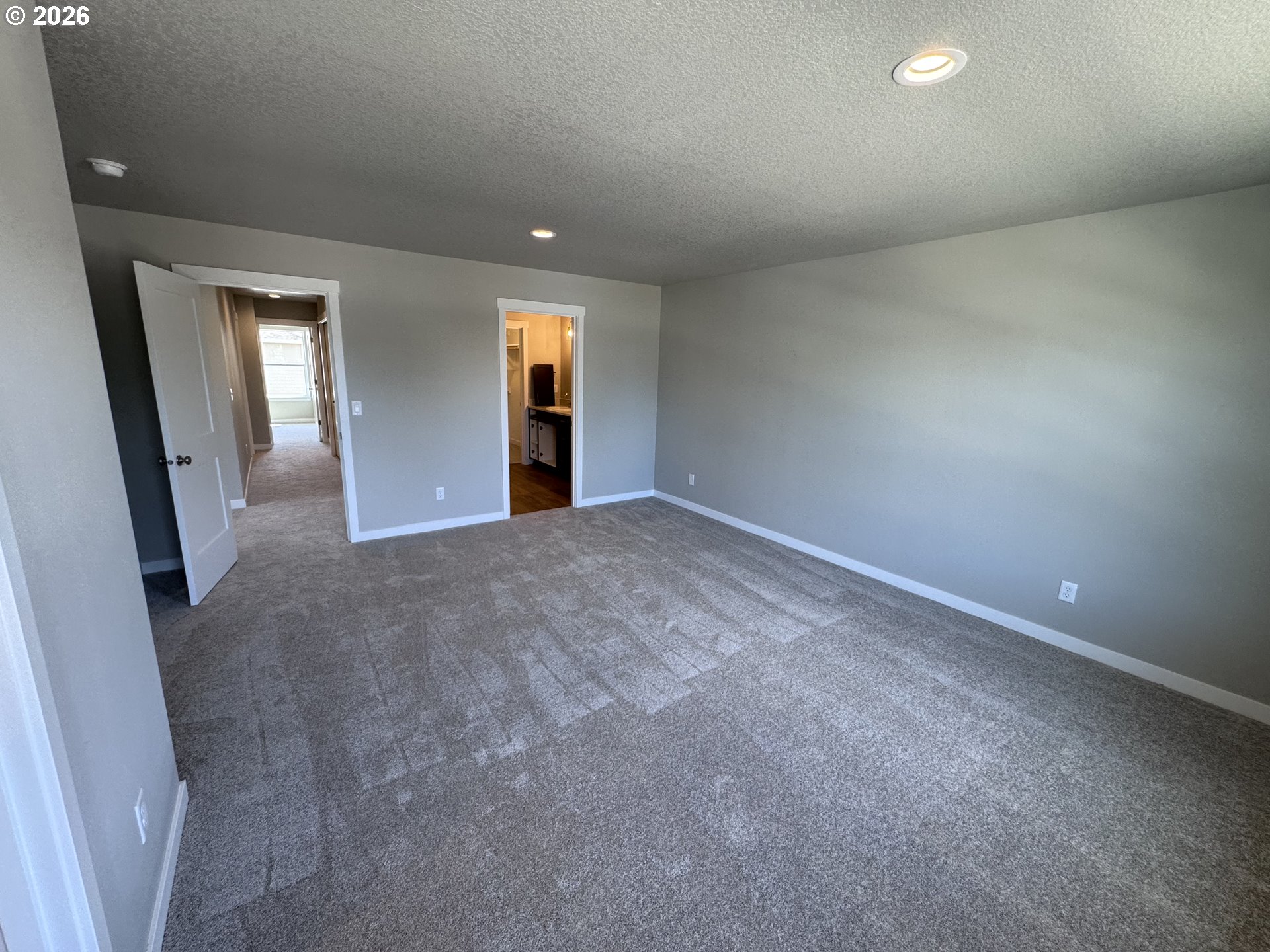 370 Se Shetterly Dr Property Photo 14