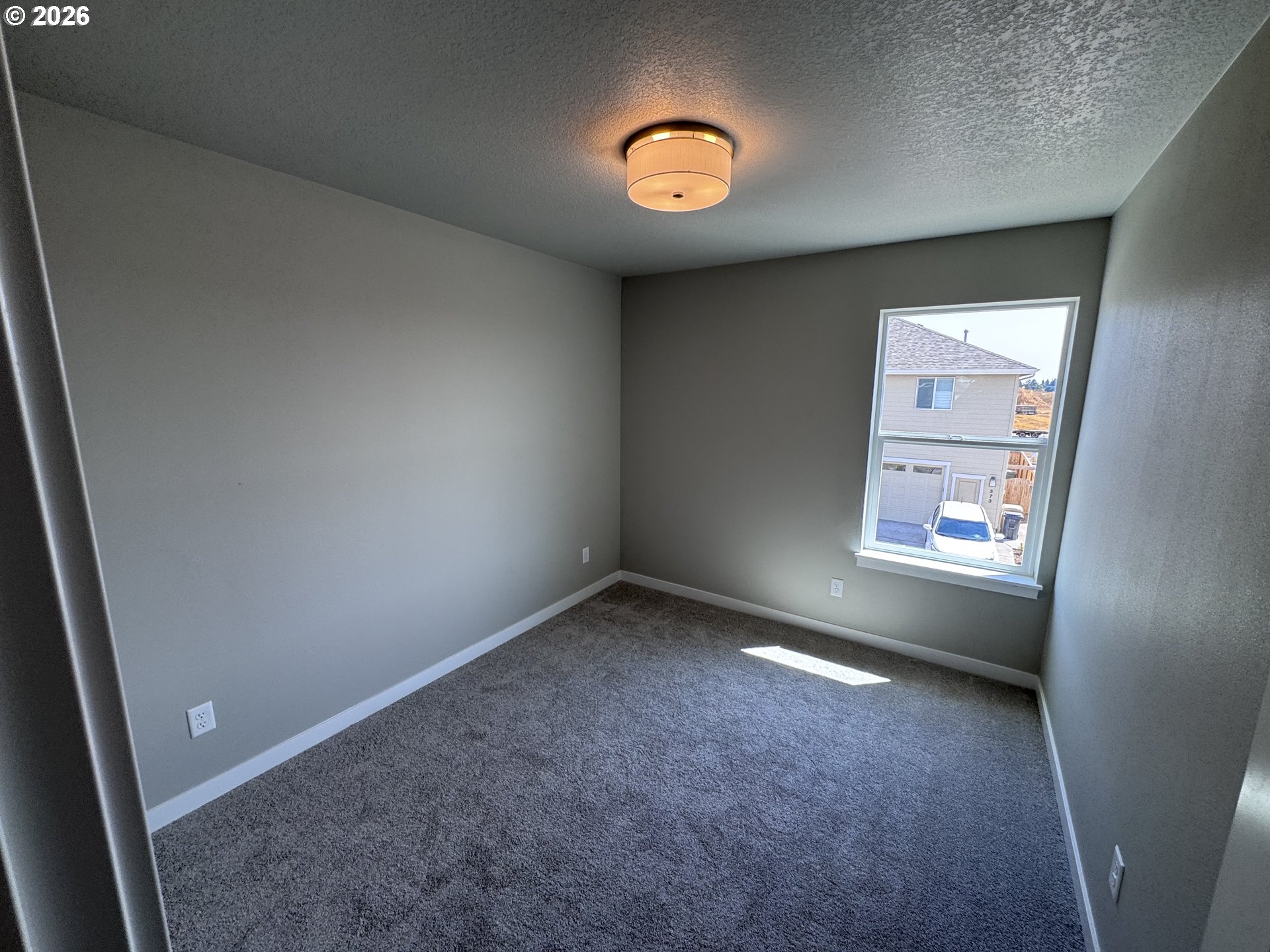 370 Se Shetterly Dr Property Photo 21