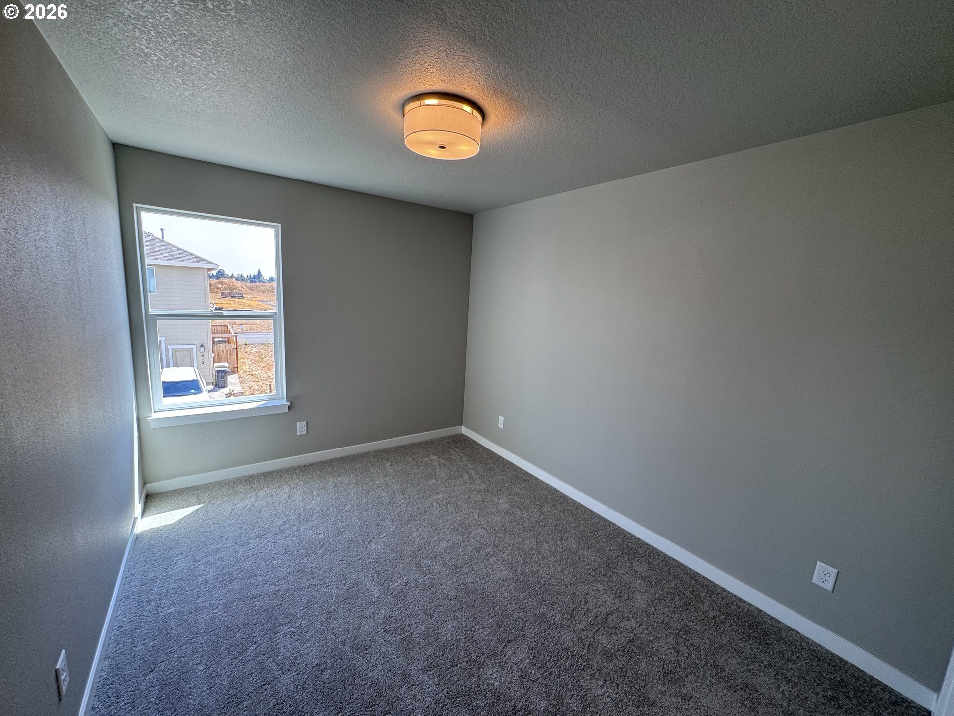 370 Se Shetterly Dr Property Photo 23
