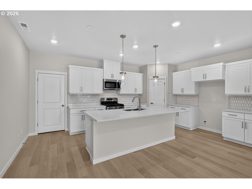 3691 Sw Knapp Dr Property Photo 6