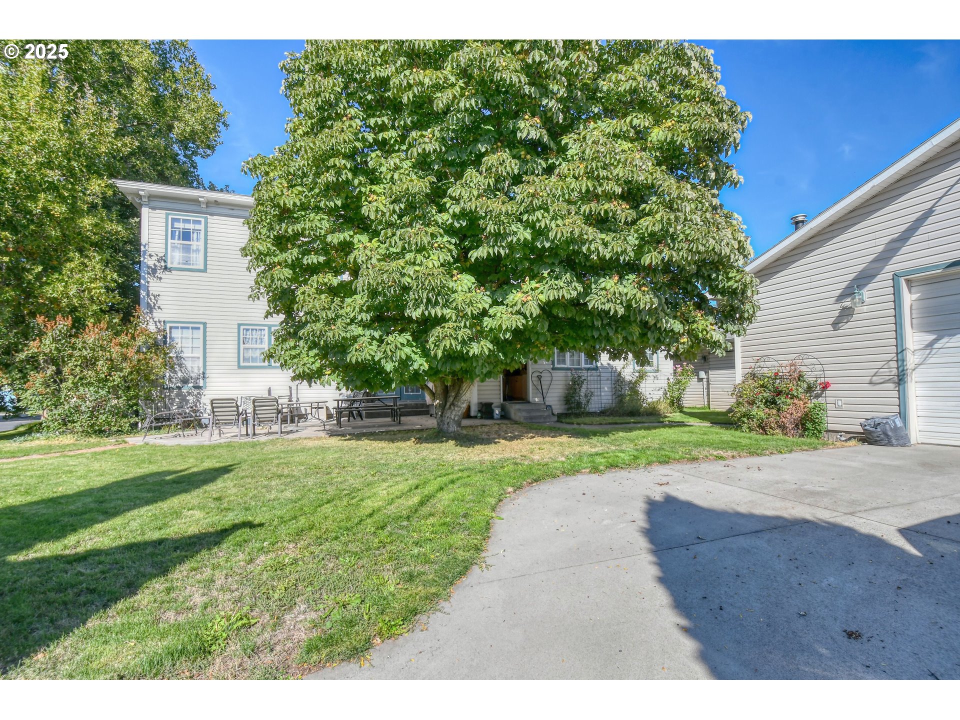 310 E Washington St Property Photo 5