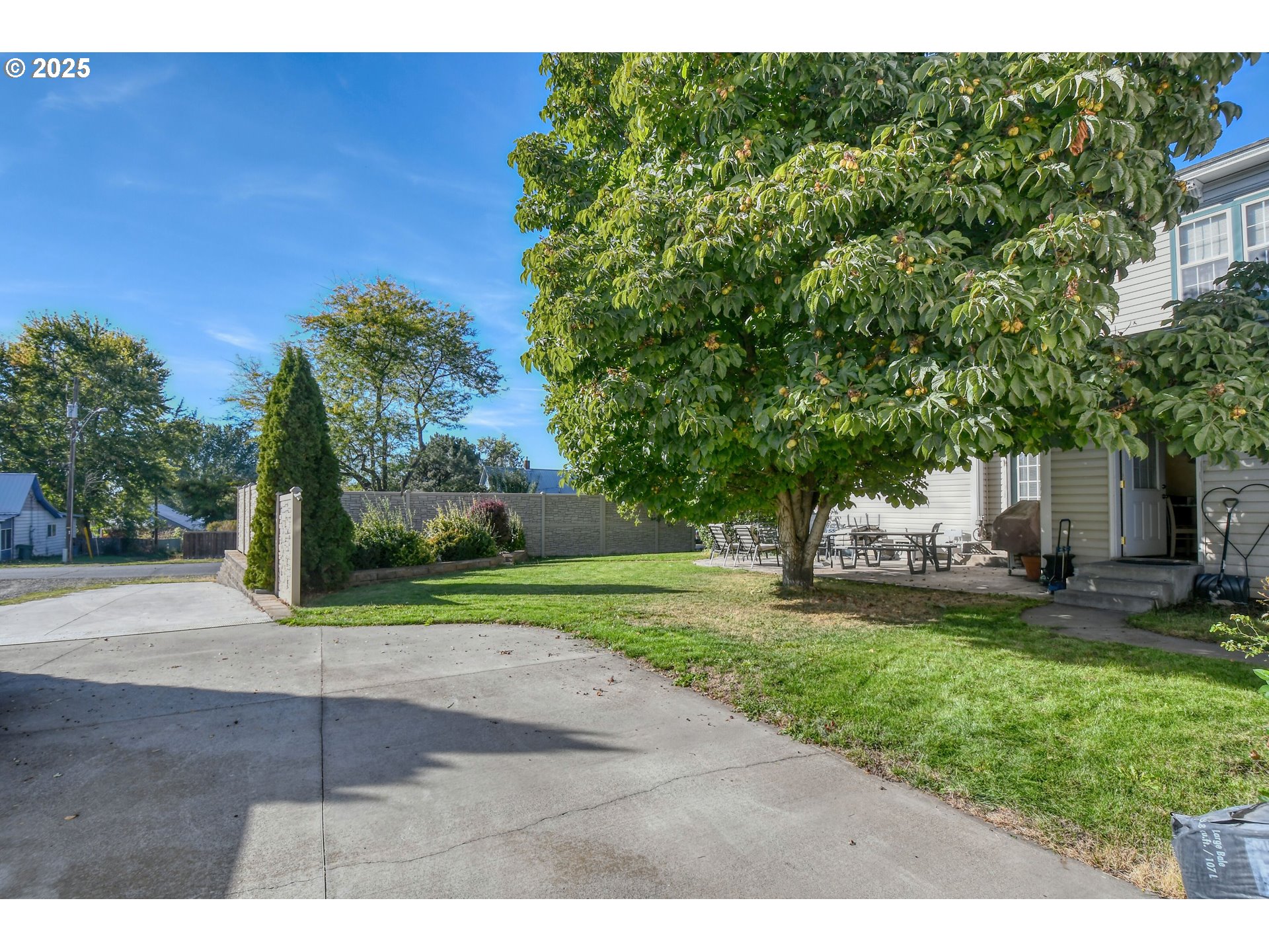 310 E Washington St Property Photo 12