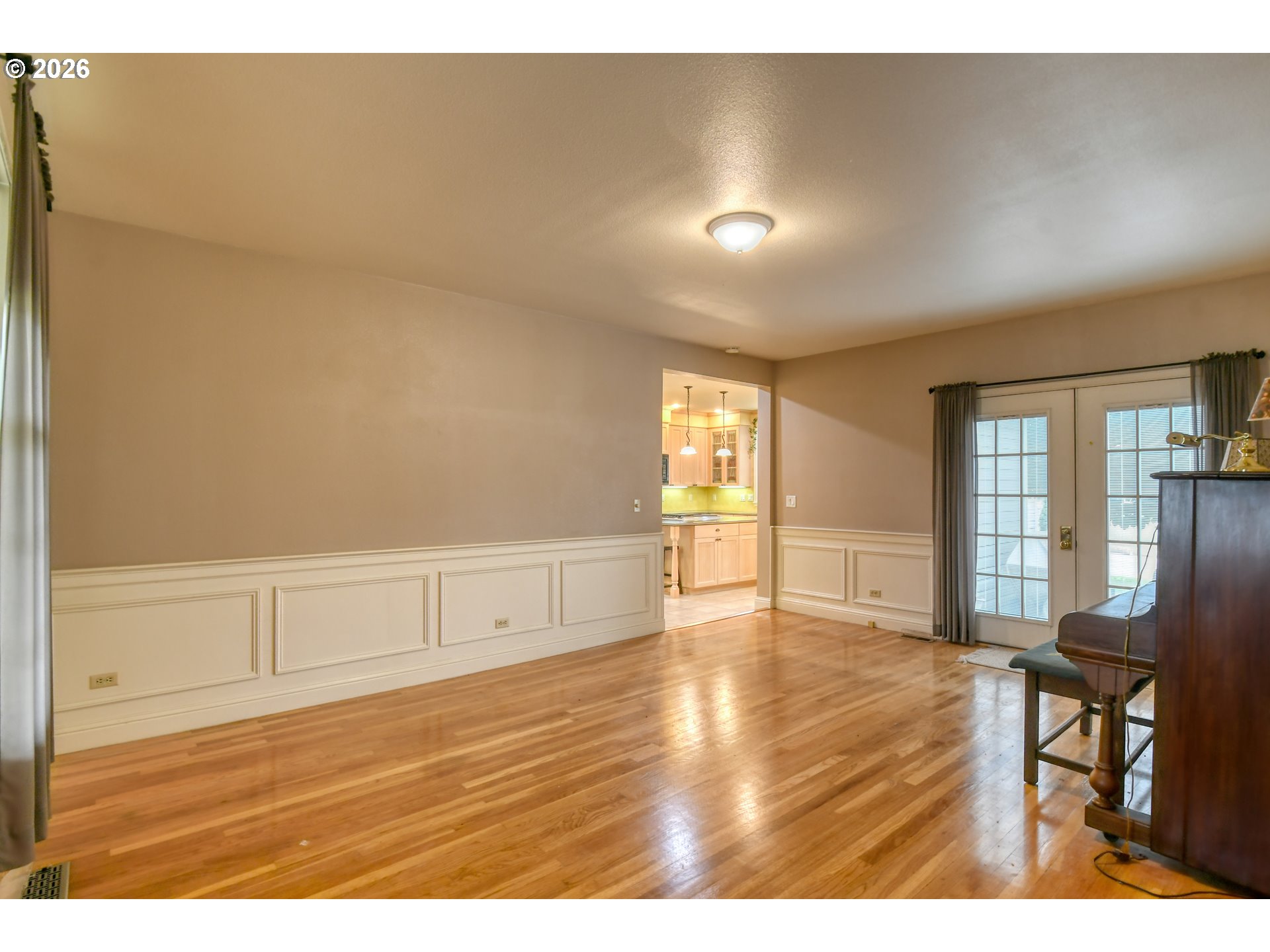 310 E Washington St Property Photo 15