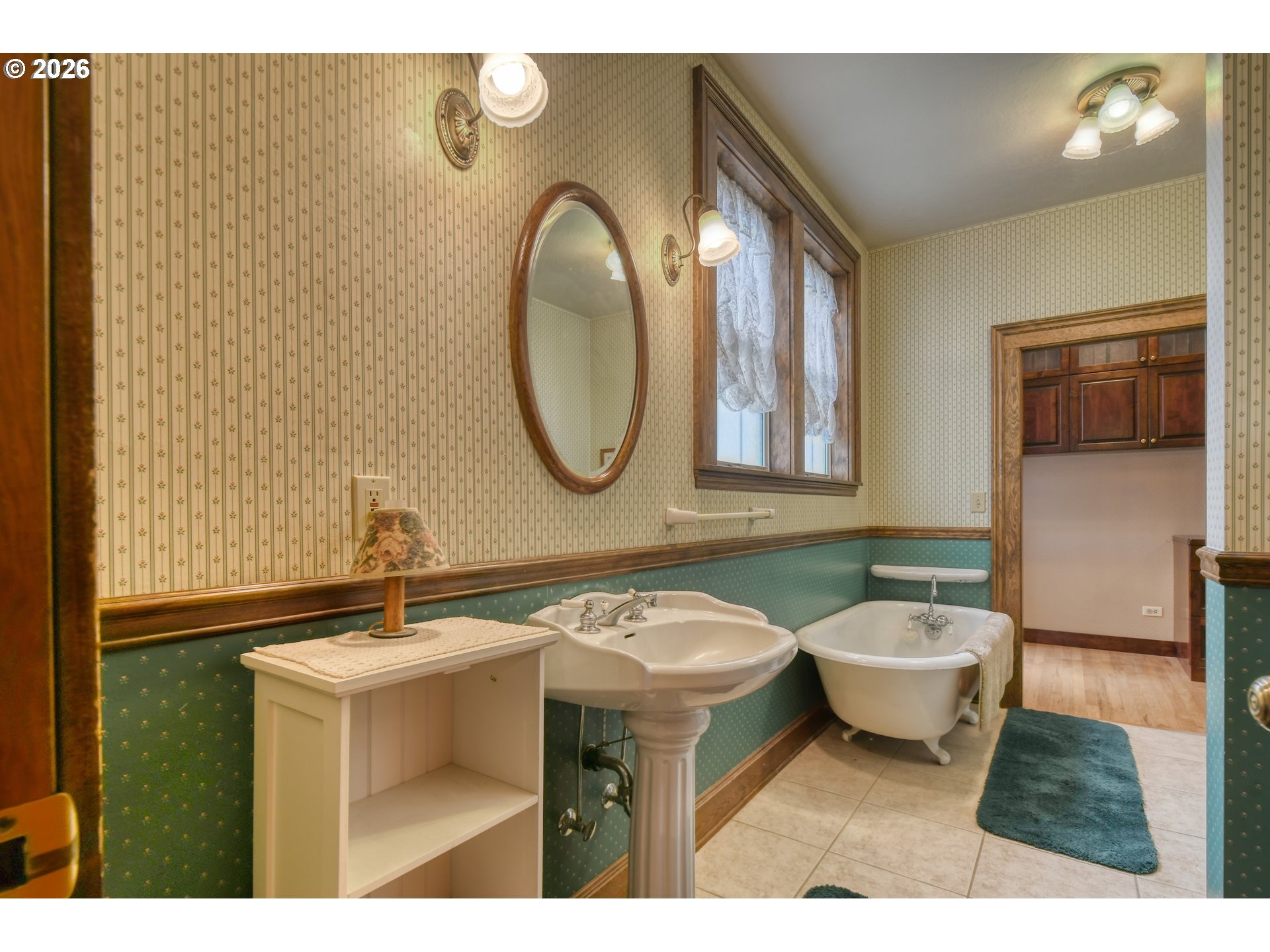 310 E Washington St Property Photo 44