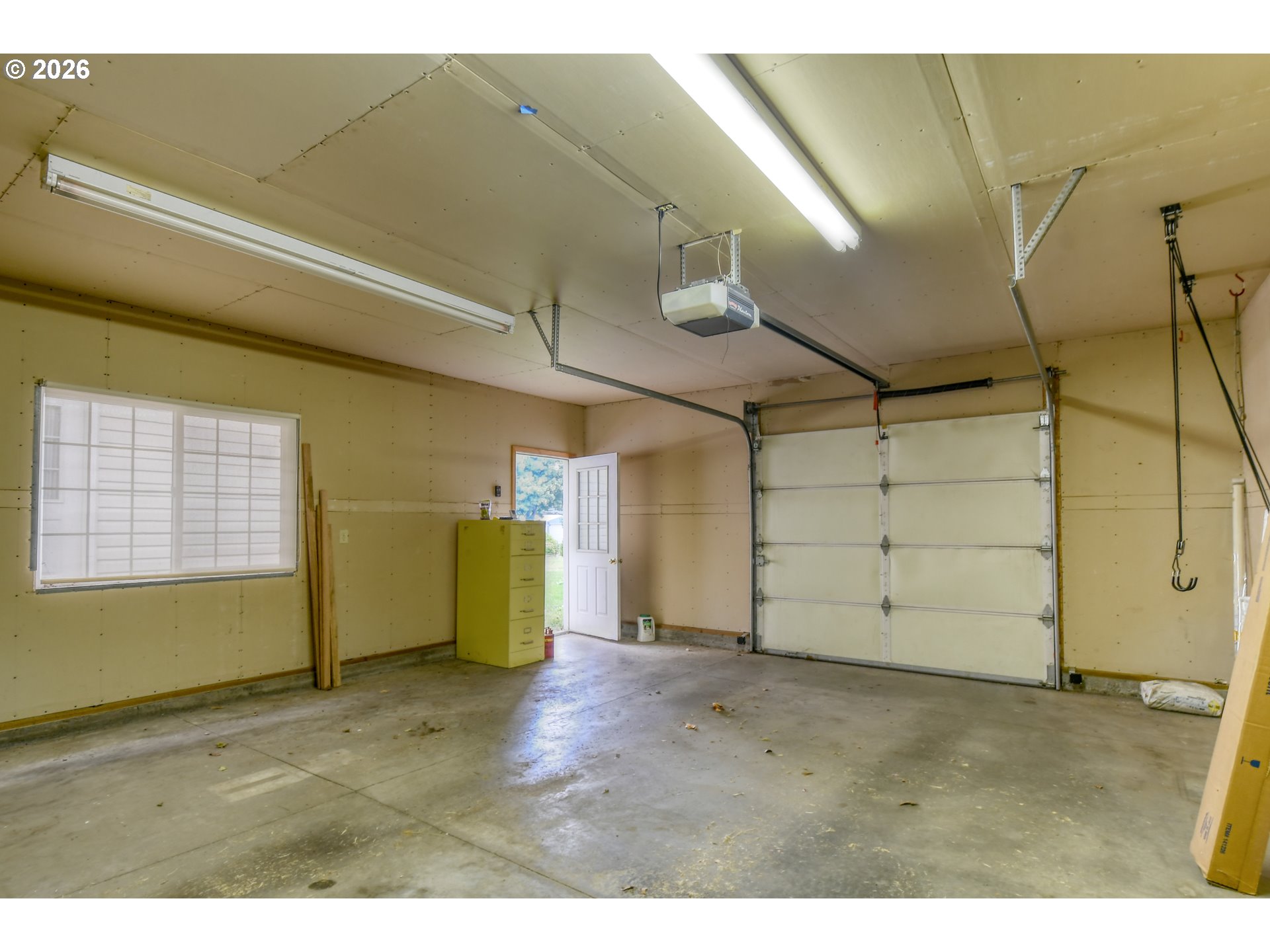 310 E Washington St Property Photo 48