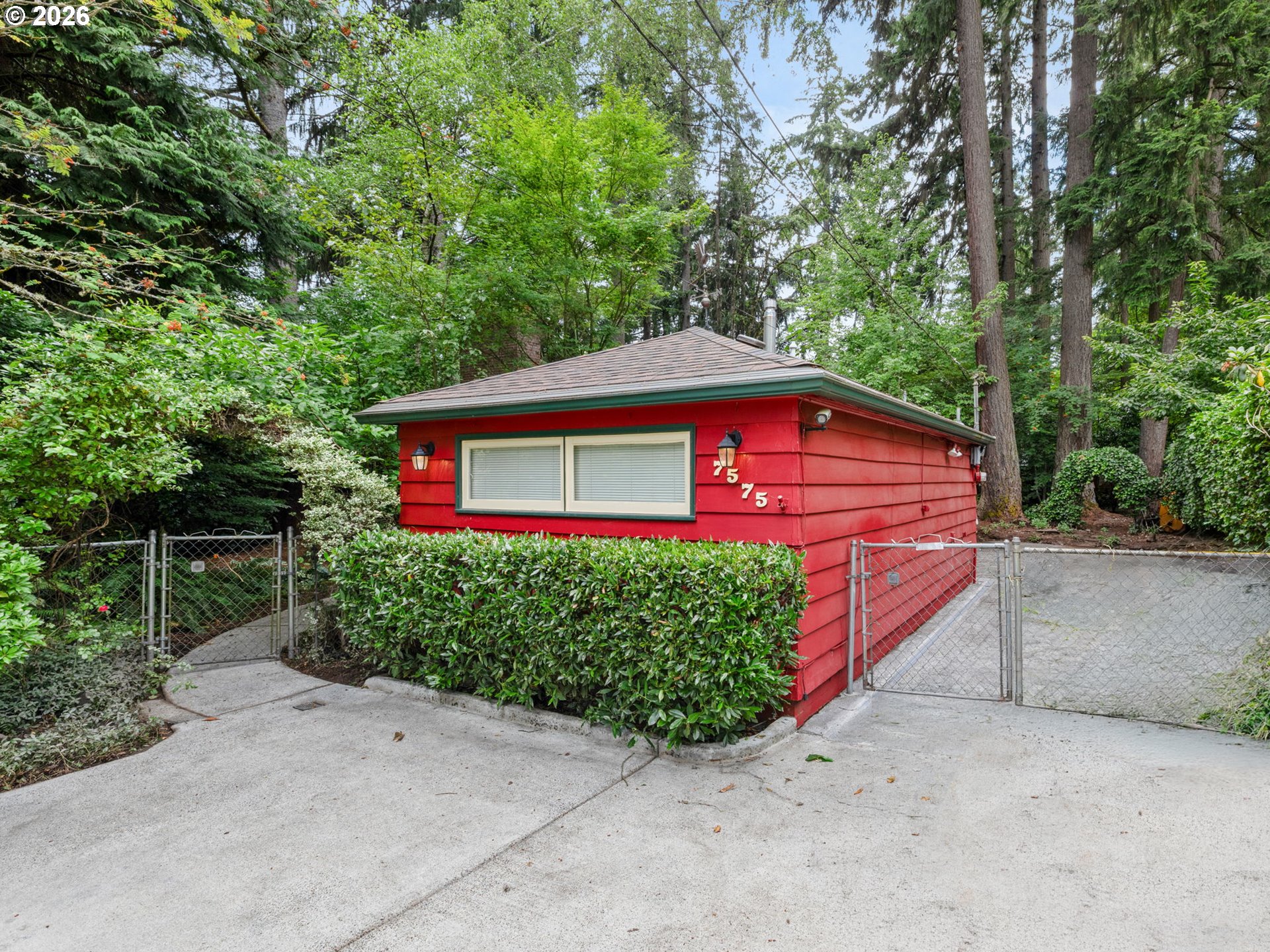 7575 SW GREENWOOD DR Property Photo 1