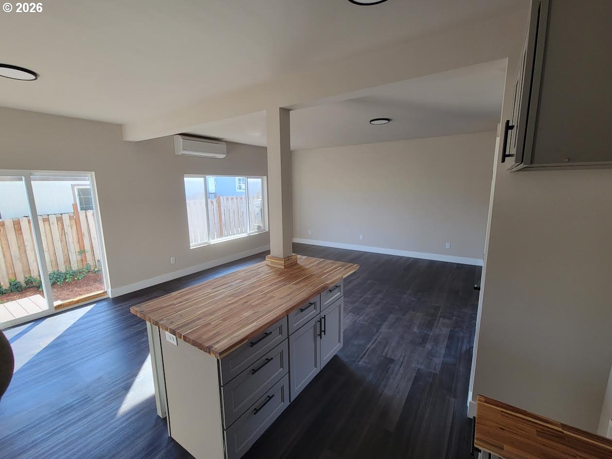 152 Allison Ave Property Photo 2