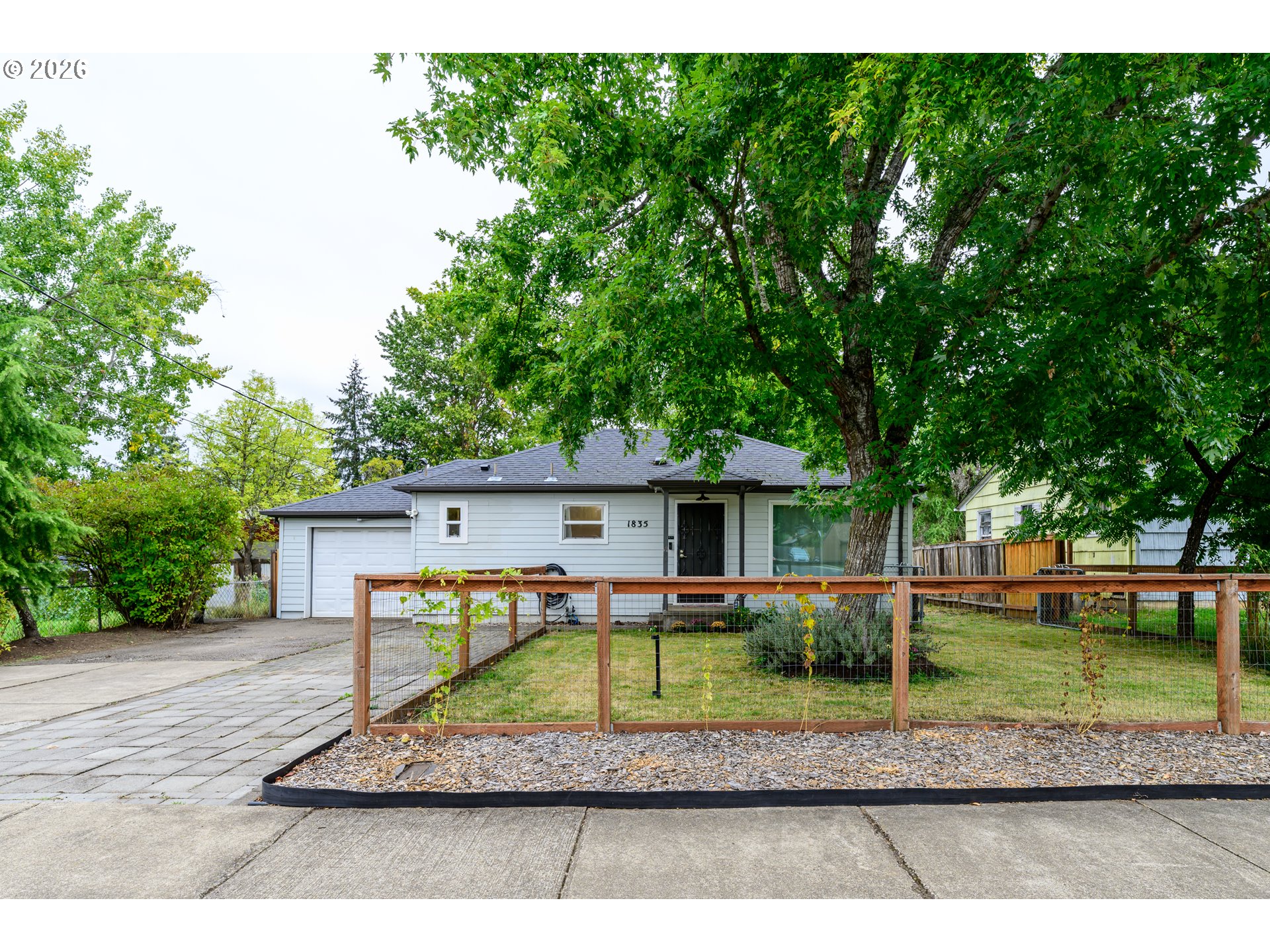 1835 City View St Property Photo 2