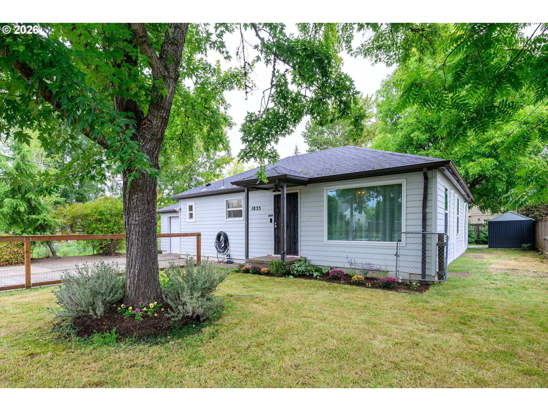 1835 City View St Property Photo 5