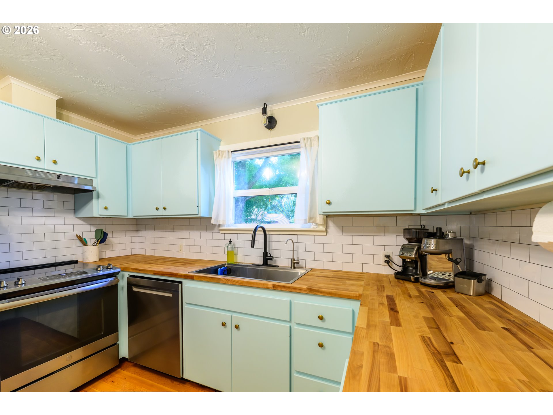 1835 City View St Property Photo 20