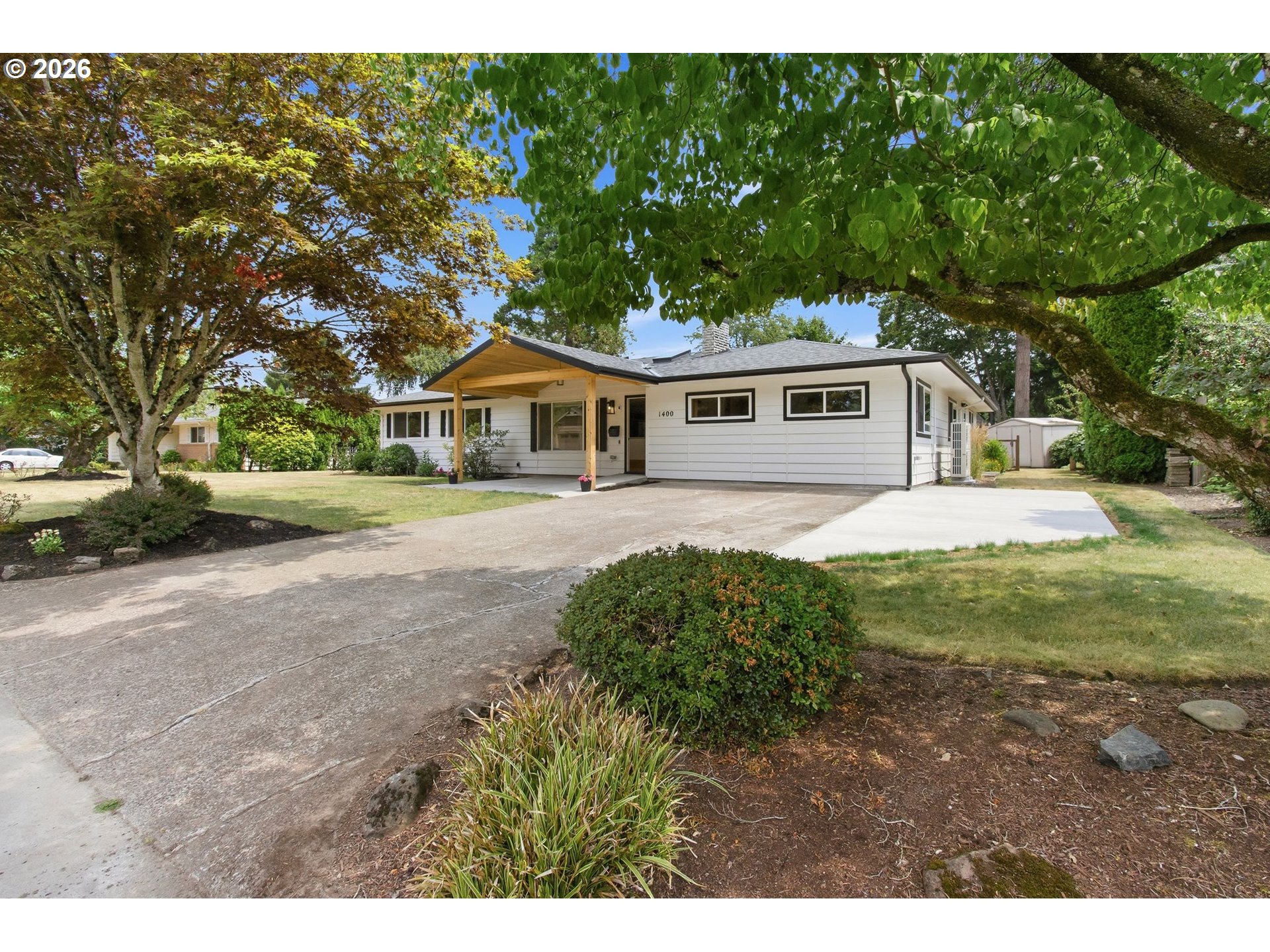 1400 N Hadley Rd Property Photo 1