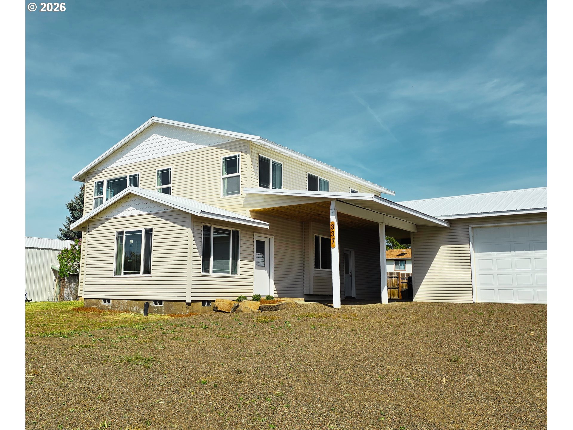 337 S County Rd Property Photo 2