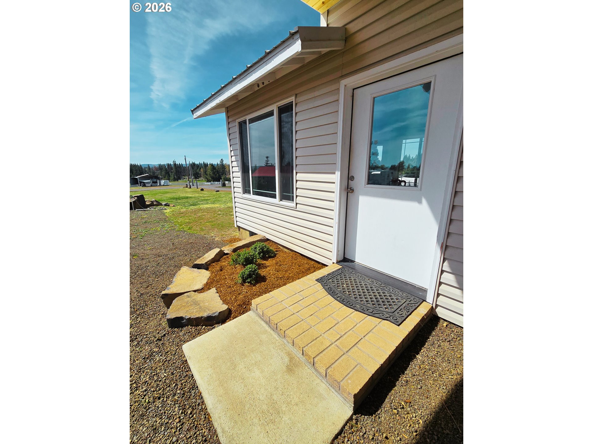 337 S County Rd Property Photo 3