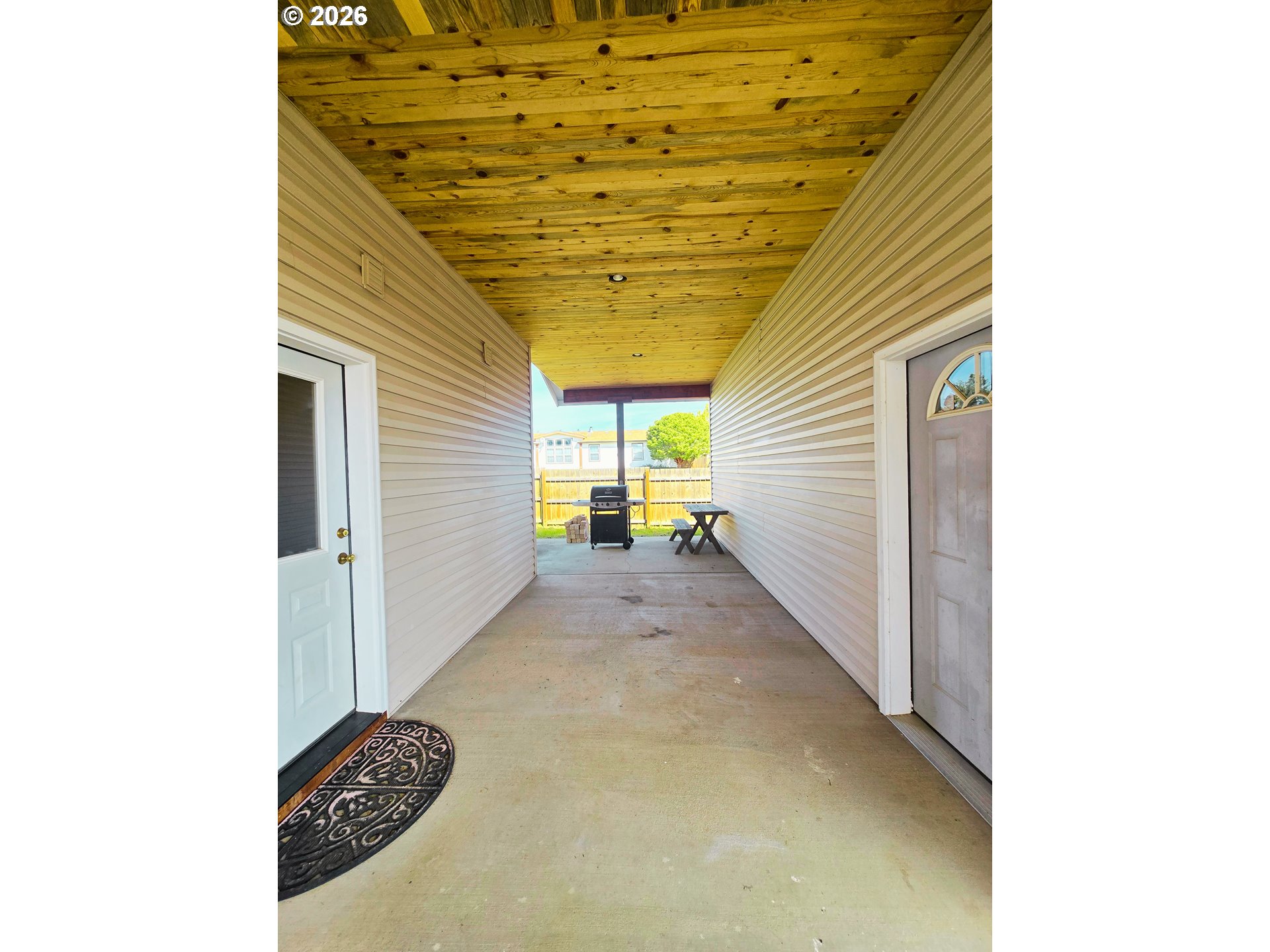 337 S County Rd Property Photo 24