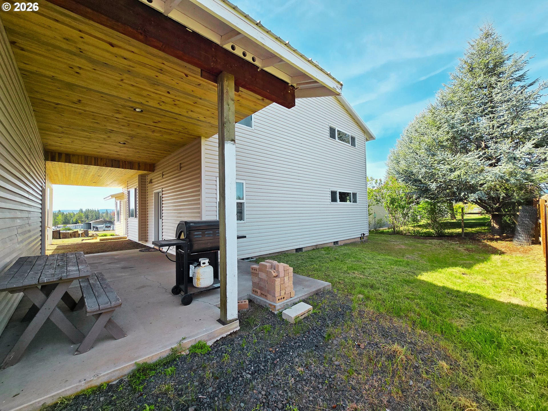 337 S County Rd Property Photo 25