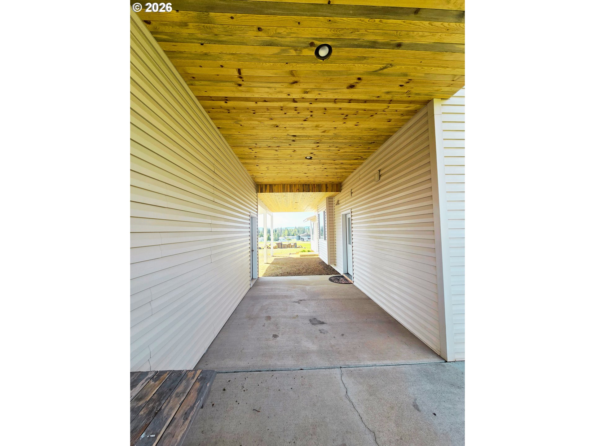 337 S County Rd Property Photo 27