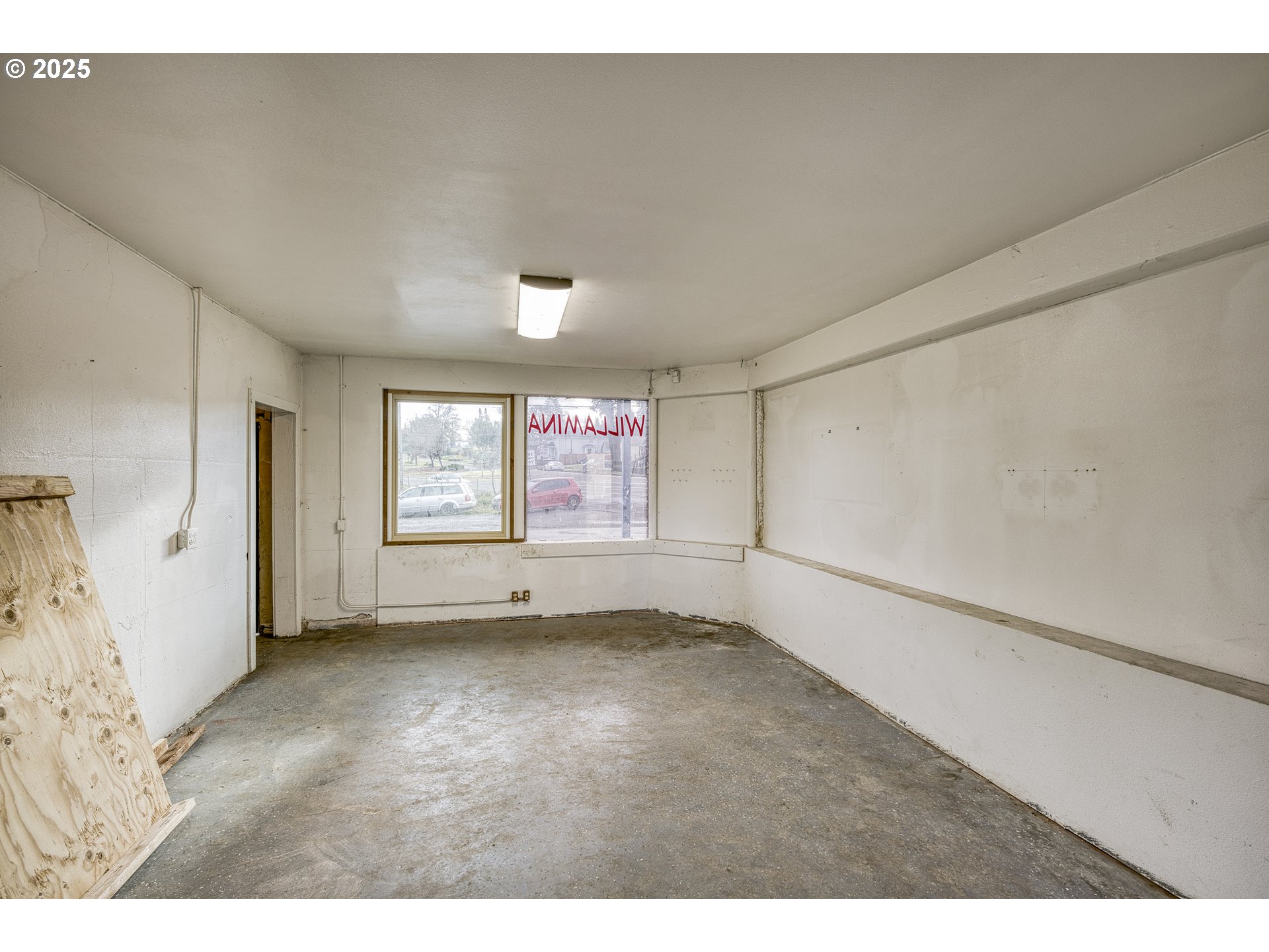452 Se Main St Property Photo 19