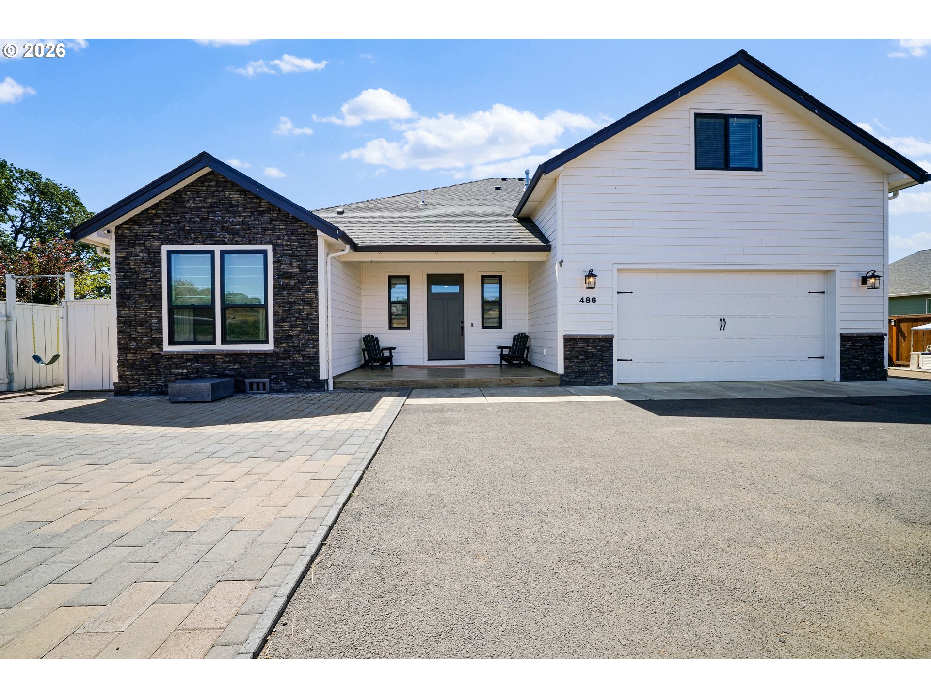 486 NW COAST MOUNTAIN DR