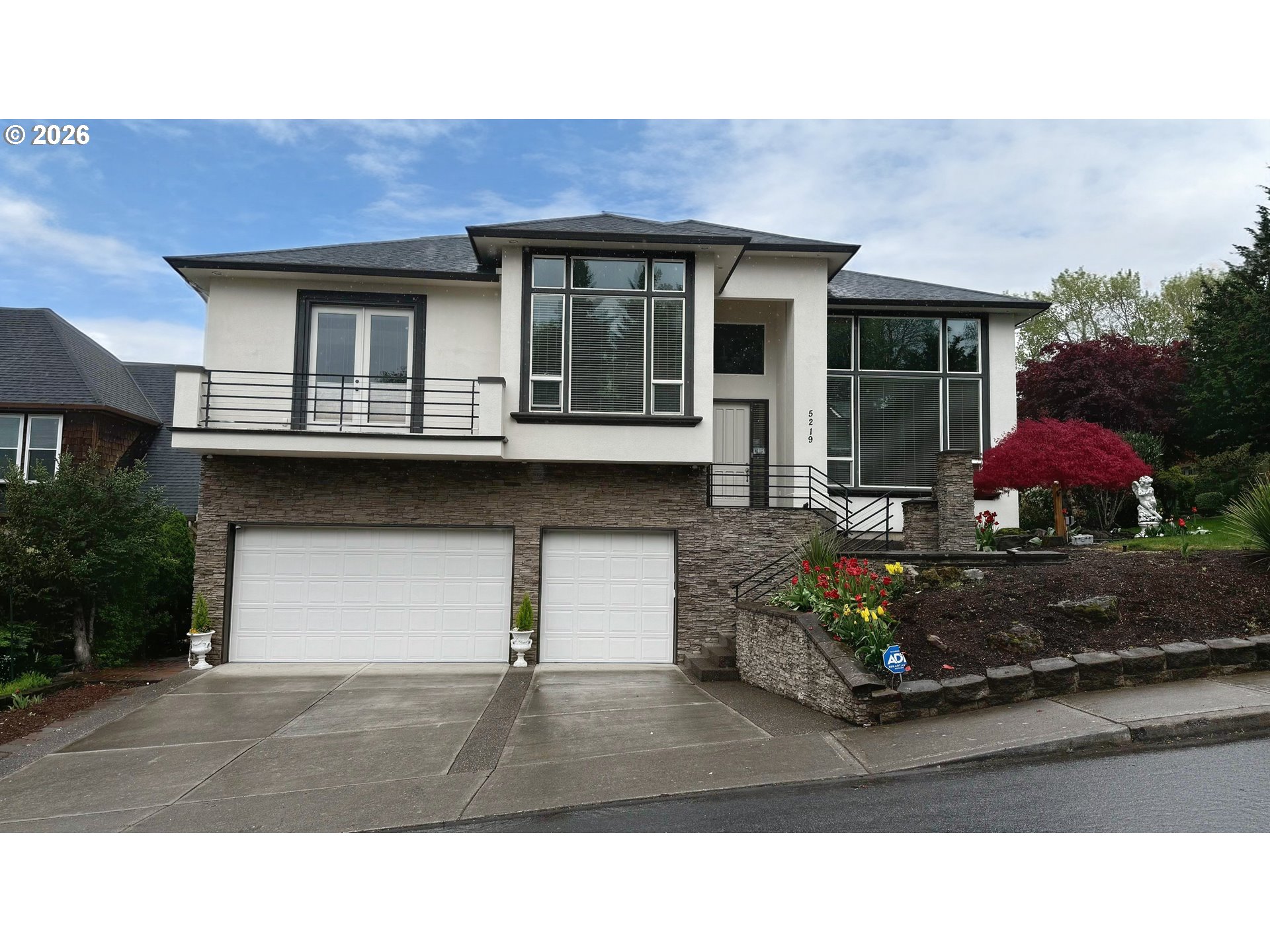 5219 NW FERNRIDGE DR Property Photo 1