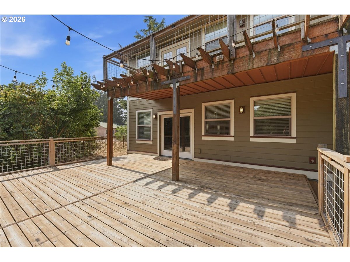 246 S Main St Property Photo 18
