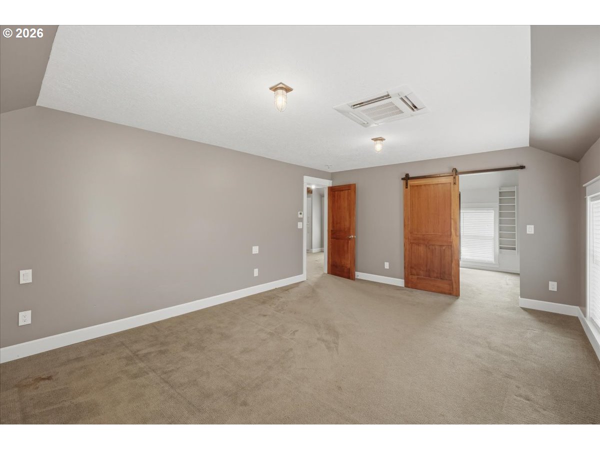 246 S Main St Property Photo 25