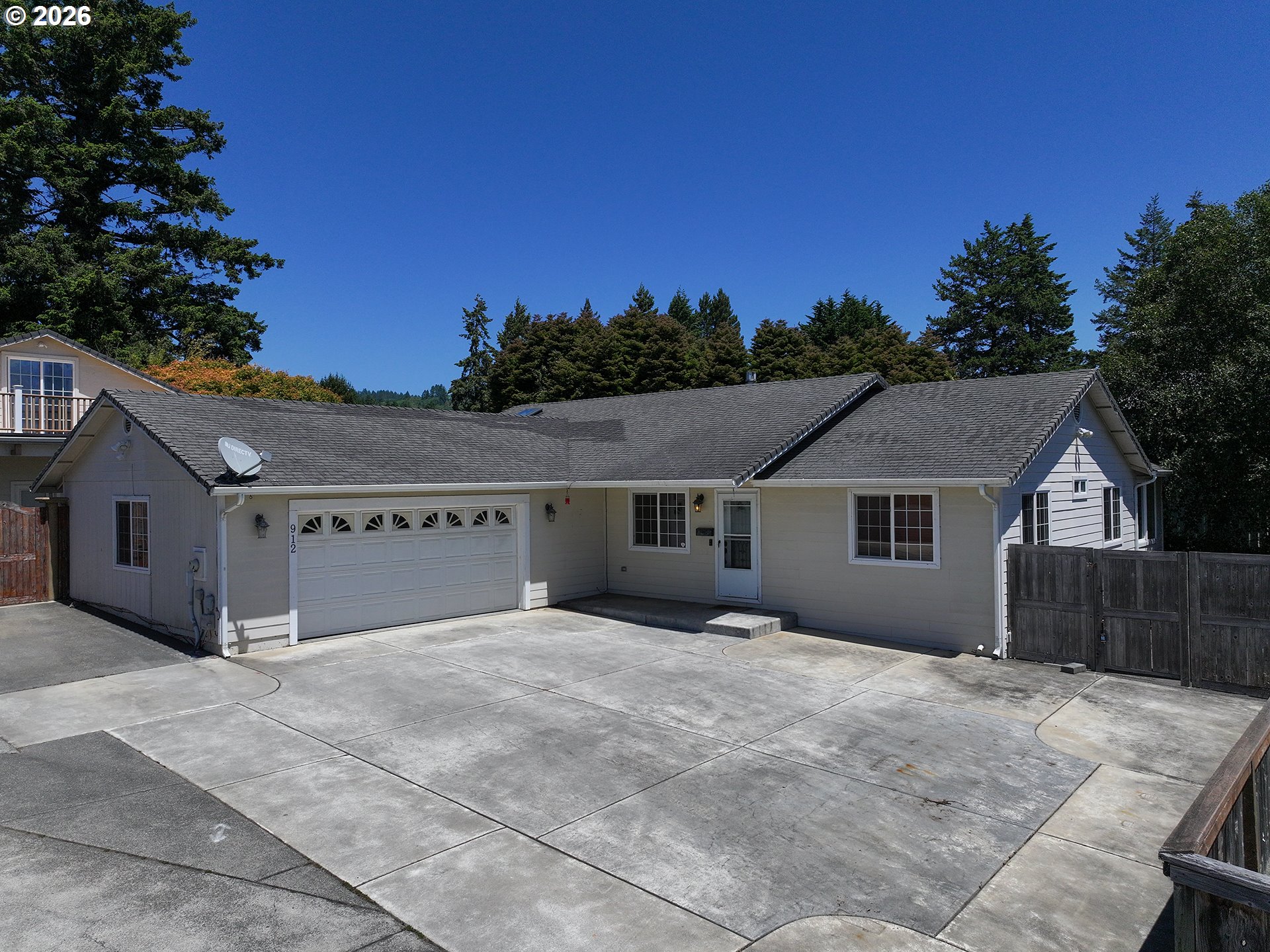 912 Easy St Property Photo 1