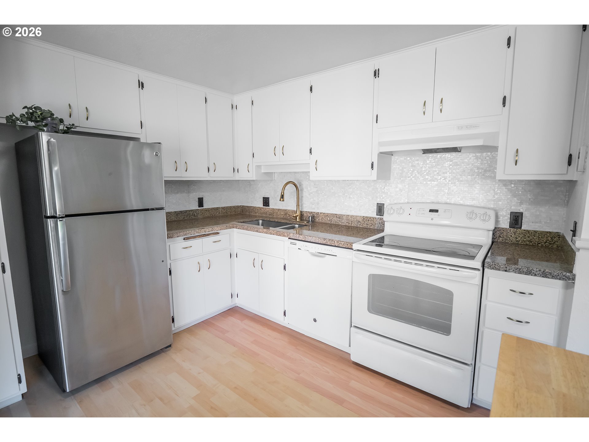 3703 Peppertree Dr Property Photo 9