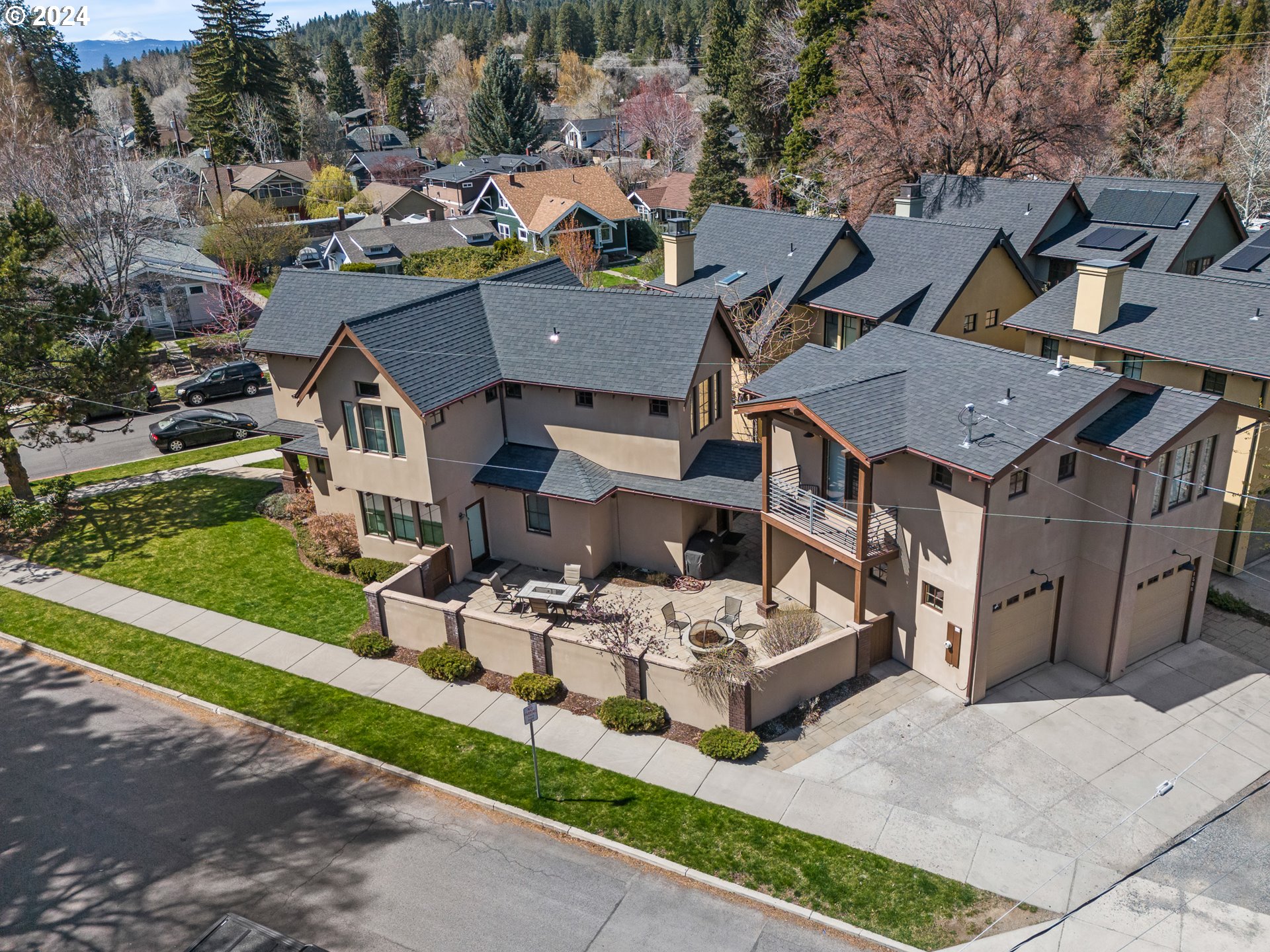 1506 Nw Awbrey Rd Property Photo 31