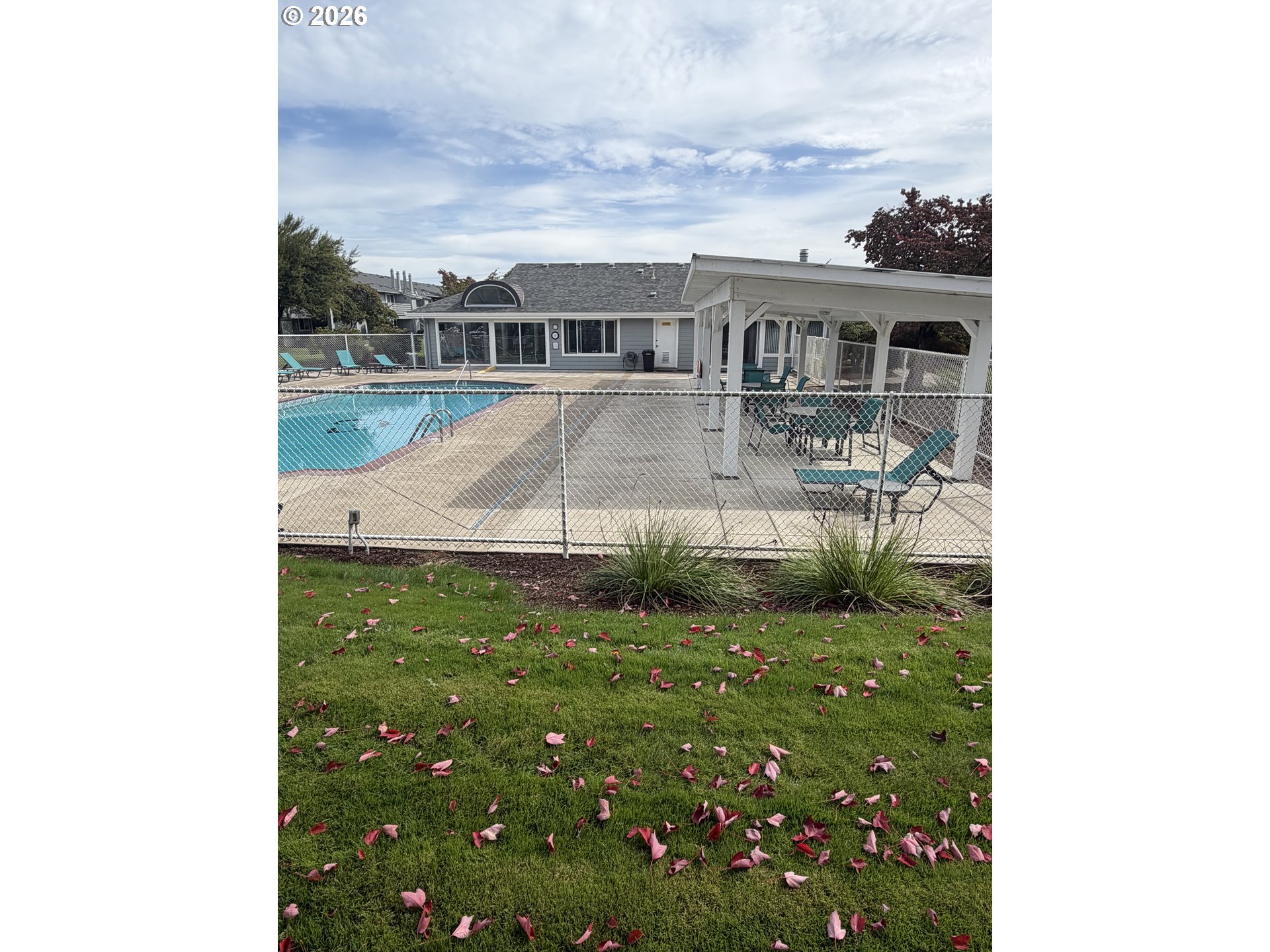 650 Harlow Rd Property Photo 2