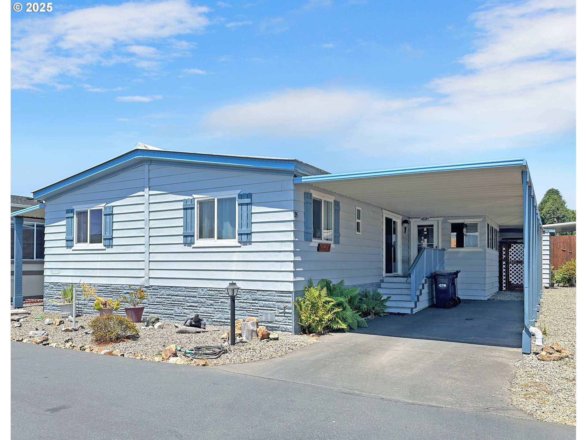 15889 Sunset Strip #35 Property Photo 1