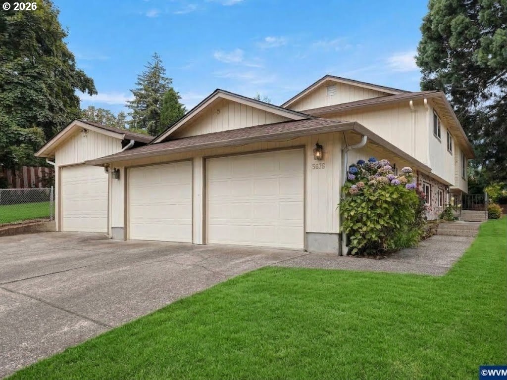 5676 SE HILLWOOD CIR