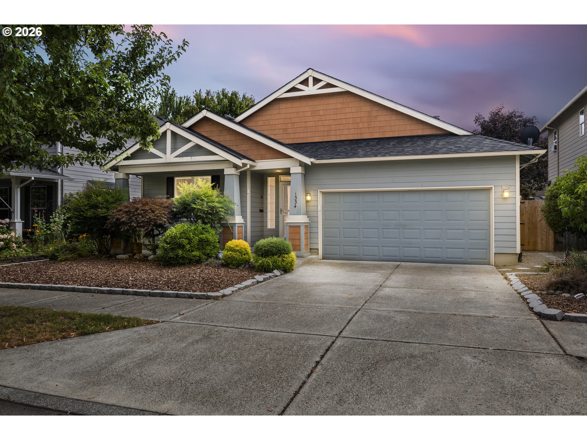 1334 34TH PL Property Photo 1