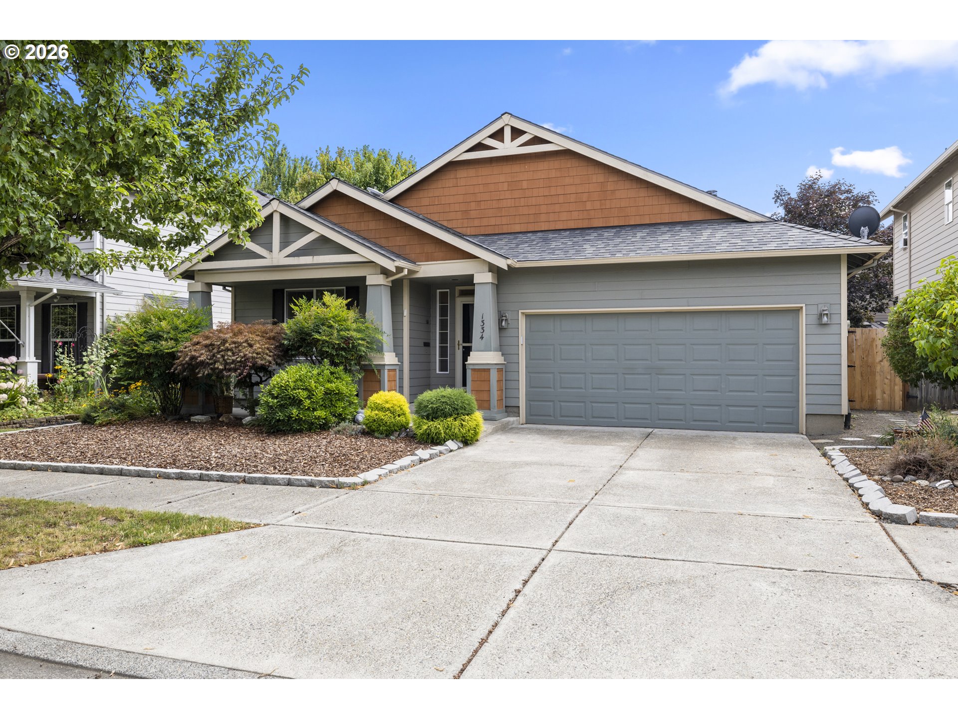 1334 34th Pl Property Photo 5