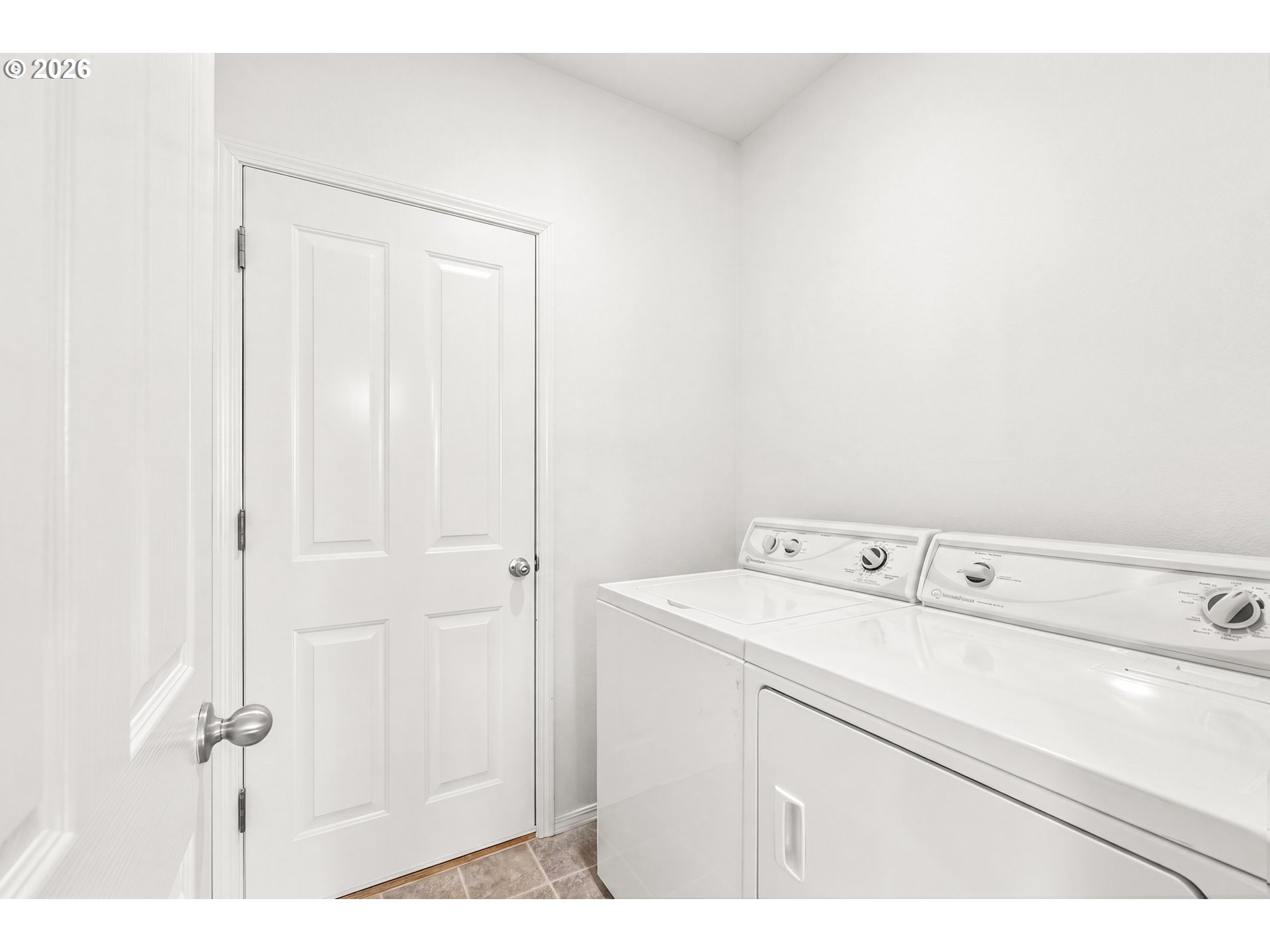 1334 34th Pl Property Photo 15