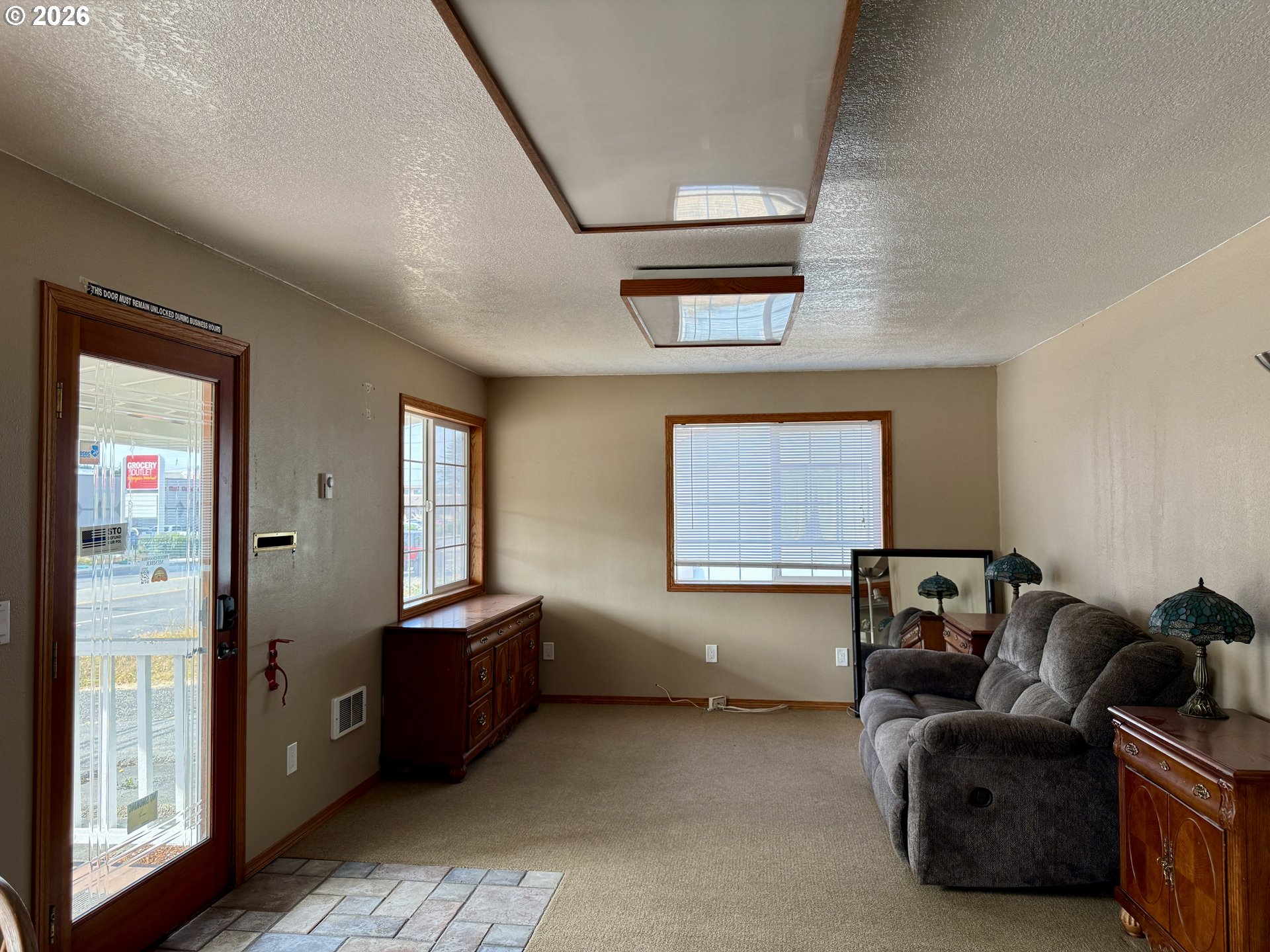 2091 Broadway Ave Property Photo 14