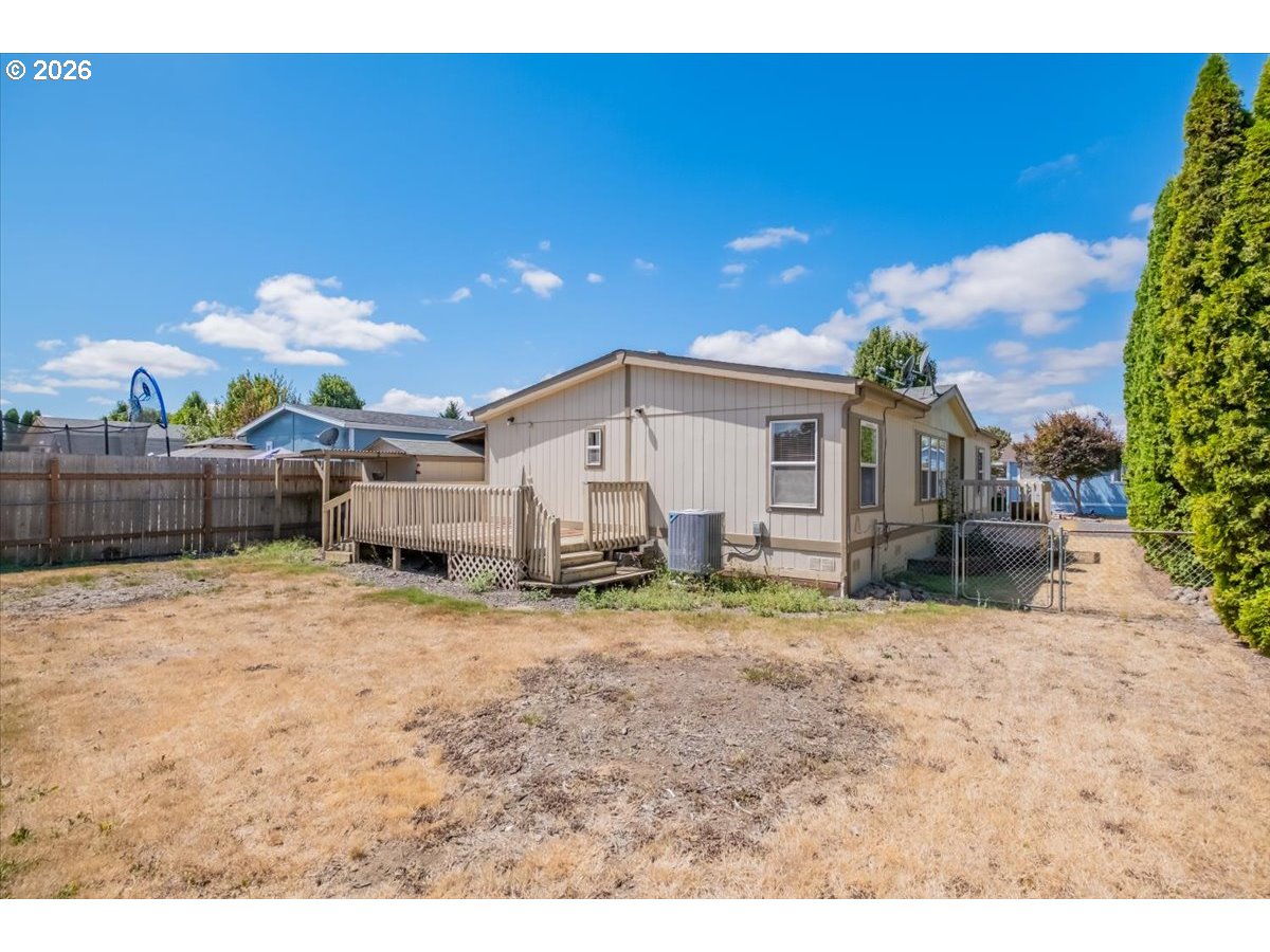 624 Windemere St Property Photo 1