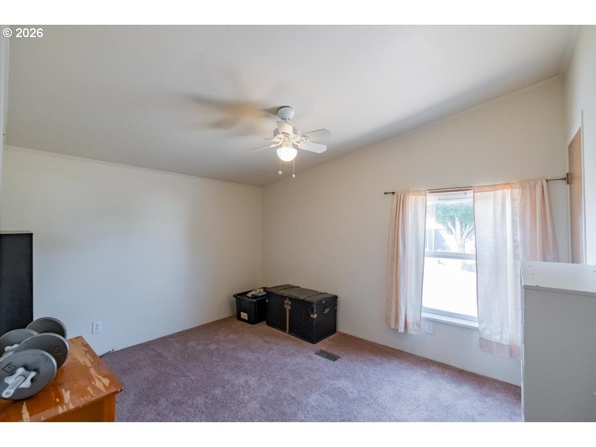 624 Windemere St Property Photo 13